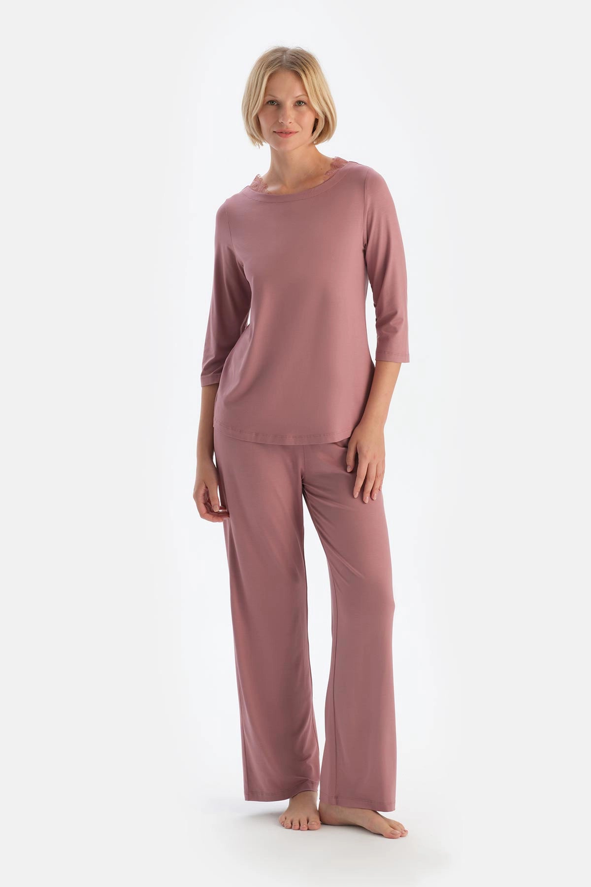 Gül Kurusu Kayık Yaka Dantel Detaylı Pijama Takımı