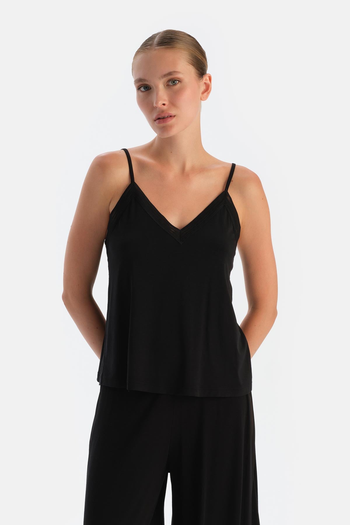 Siyah Basic Ince Askılı Atlet