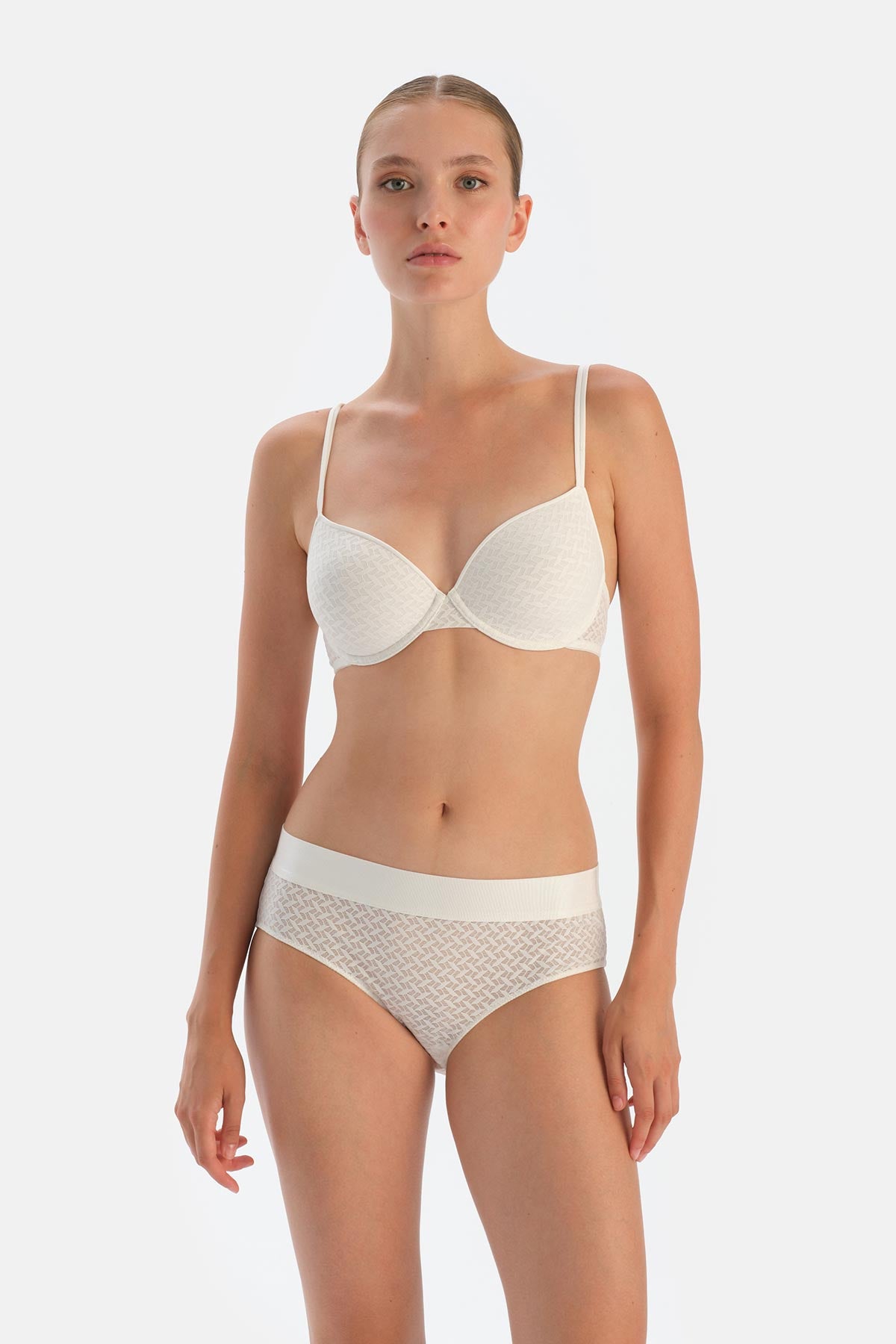 Kırık Beyaz Dantelli Hipster Külot