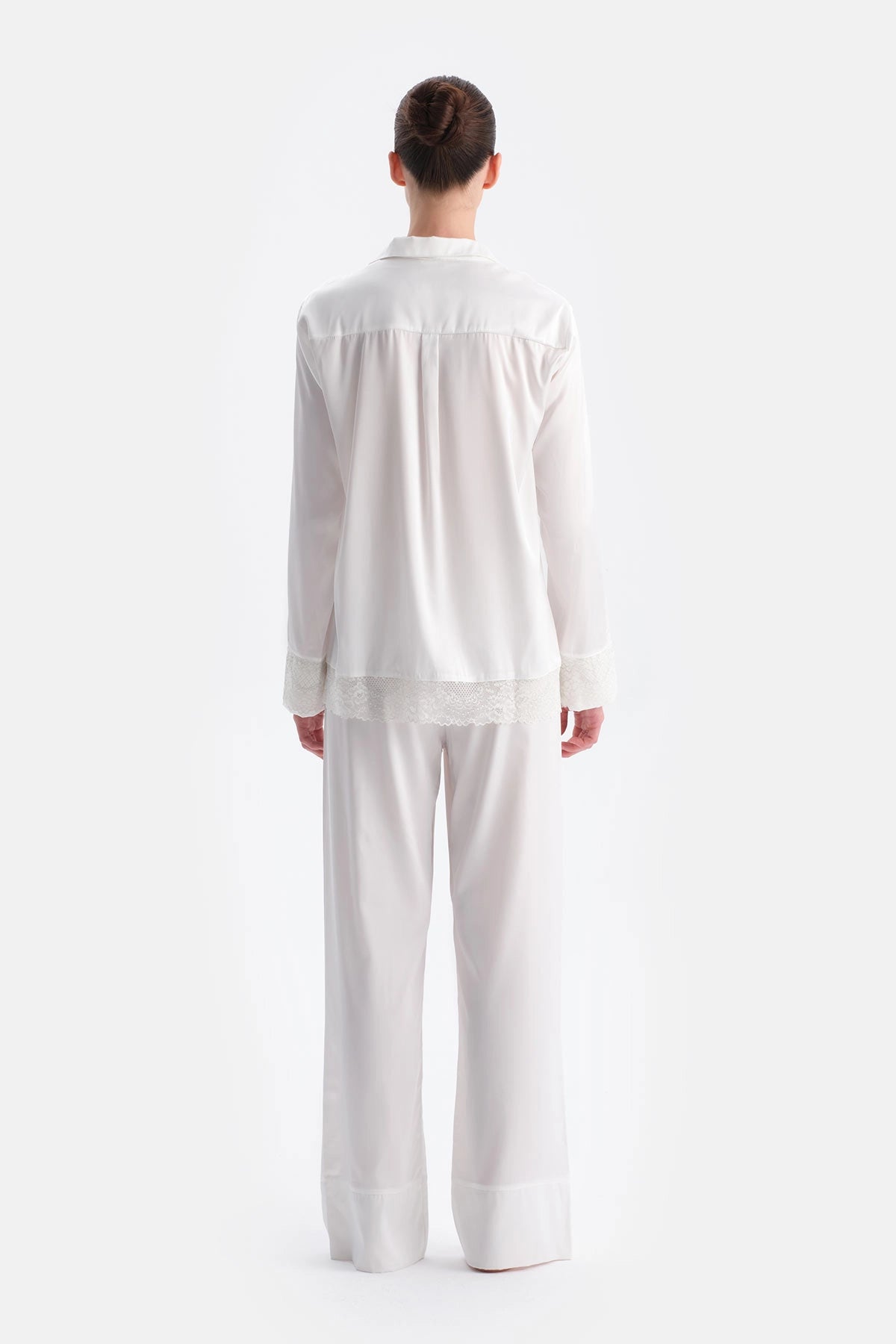 Beyaz Dantel Detaylı Saten Brıde Gömlek