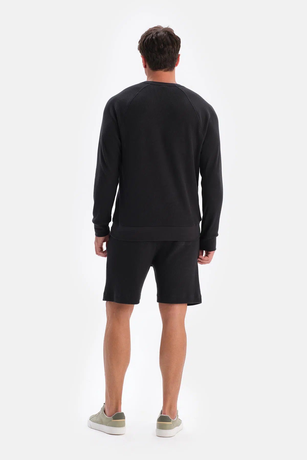 Siyah Bisiklet Yaka Uzun Kollu Waffle Sweatshırt