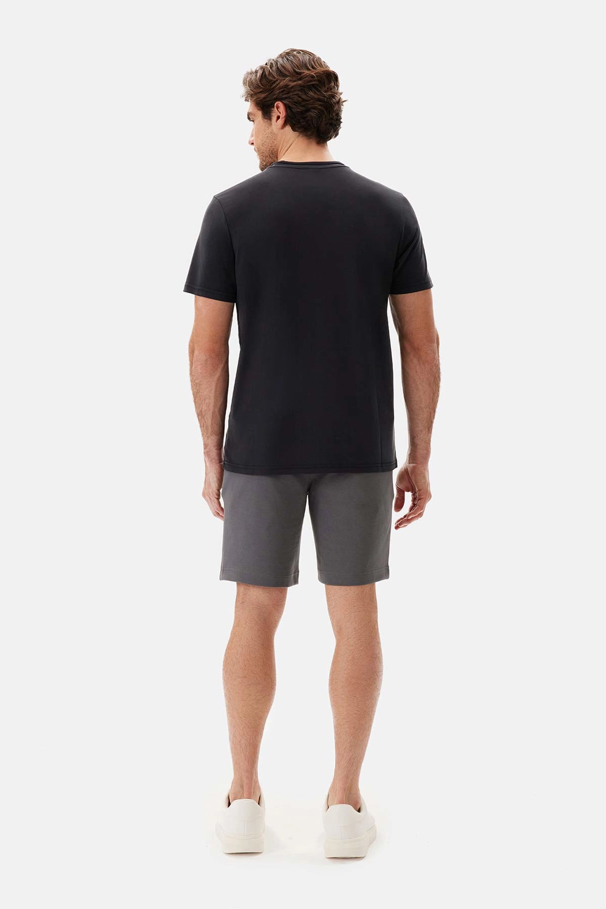 Siyah Bisiklet Yaka Kısa Kollu Regular Tişört