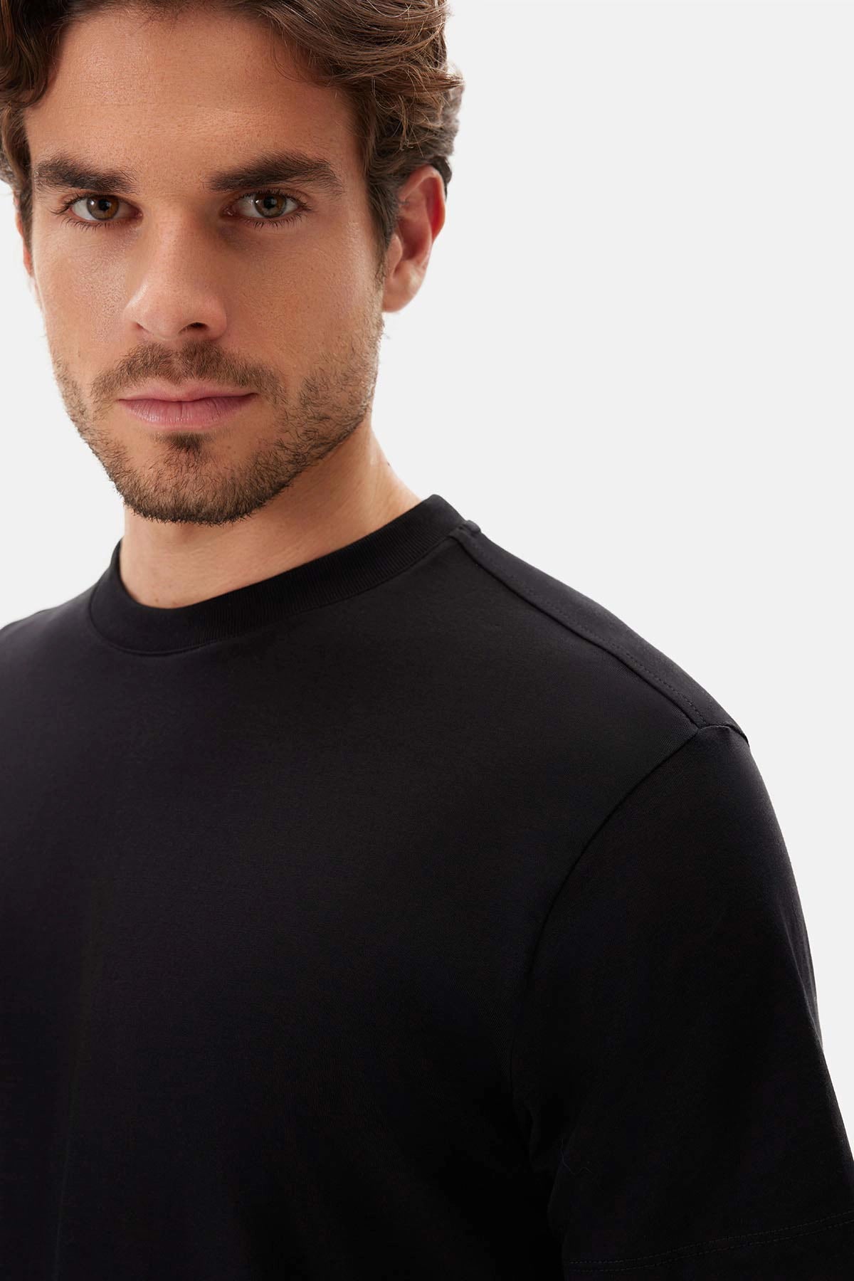 Siyah Bisiklet Yaka Kısa Kollu Supima Tişört