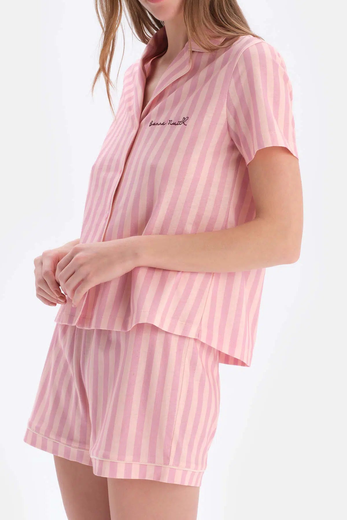 Açık Pembe Çizgili Modal Şortlu Pijama Takımı