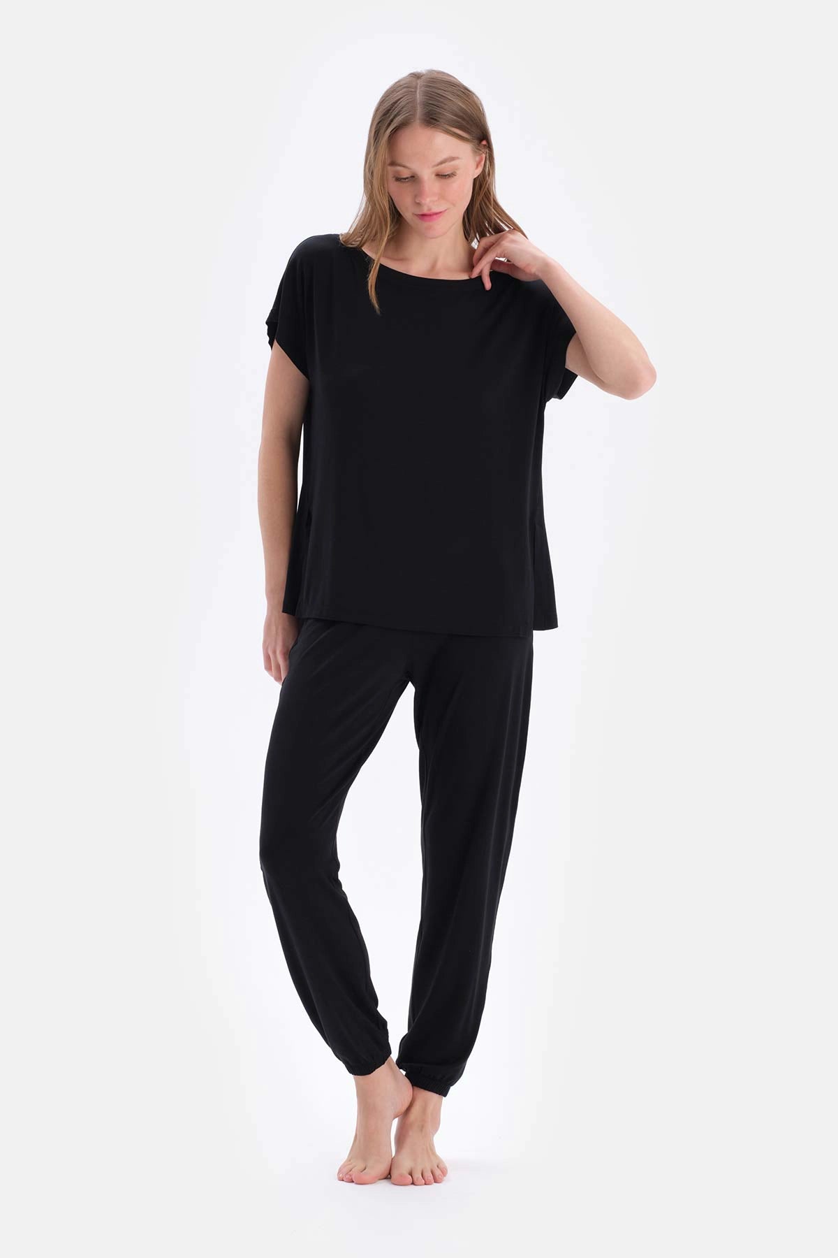 Siyah Bisiklet Yaka Kısa Kollu Tişört Jogger Alt Pijama Takımı