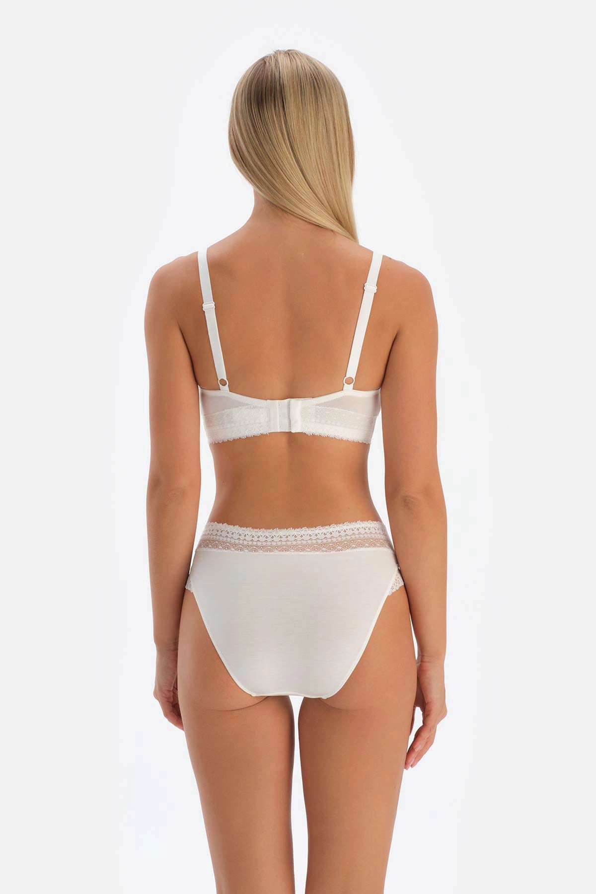 Kırık Beyaz Dantel Detaylı Brıef Külot