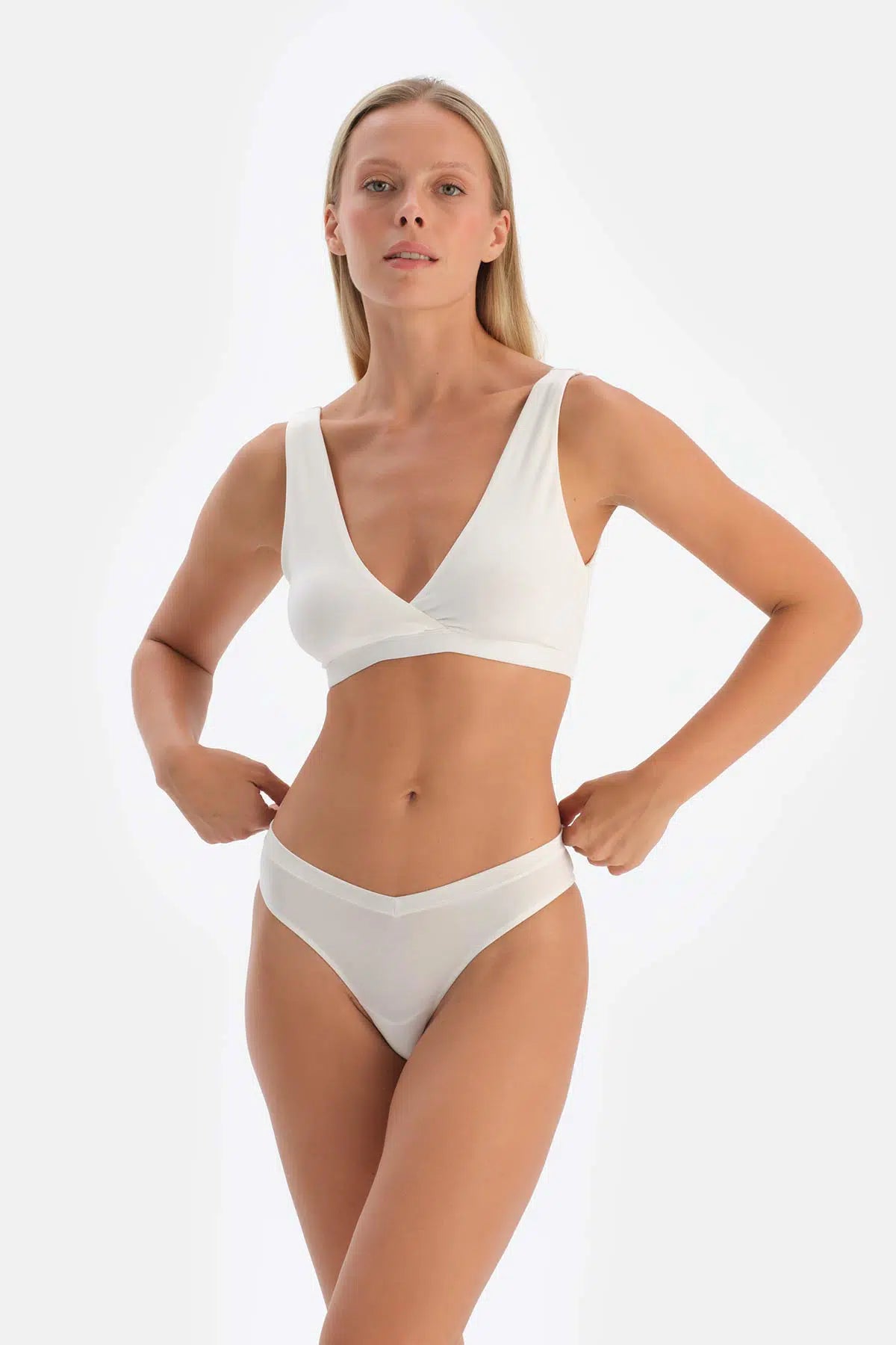 Kırık Beyaz Micromodal Thong Külot