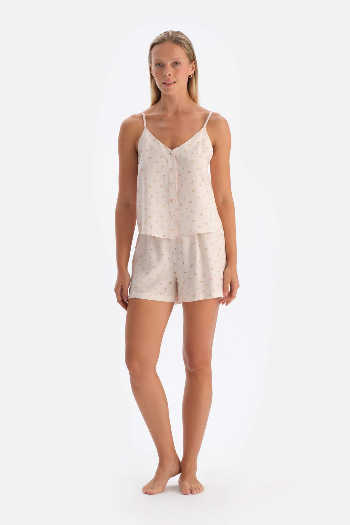 Kırık Beyaz Desenli Dokuma Şort