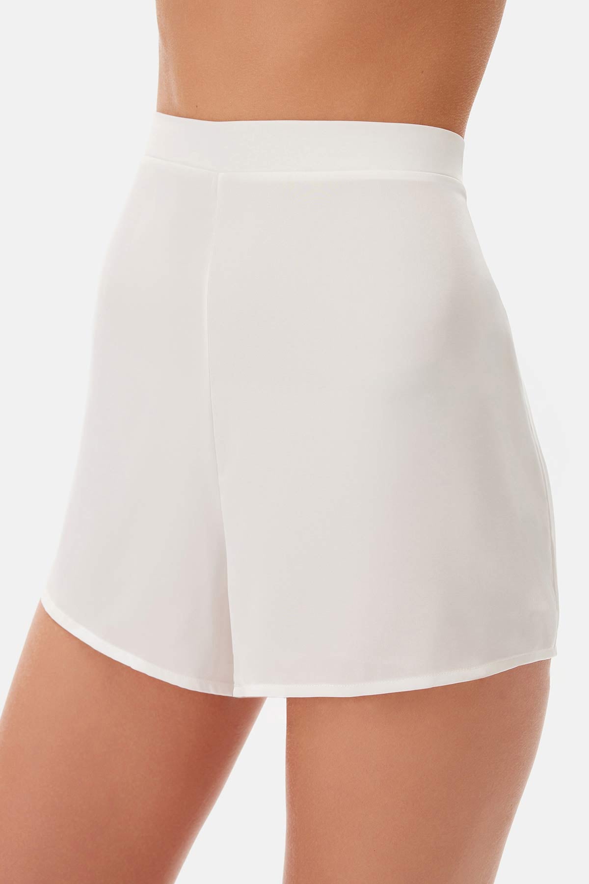 Beyaz Yüksek Bel Saten Şort Pijama Altı