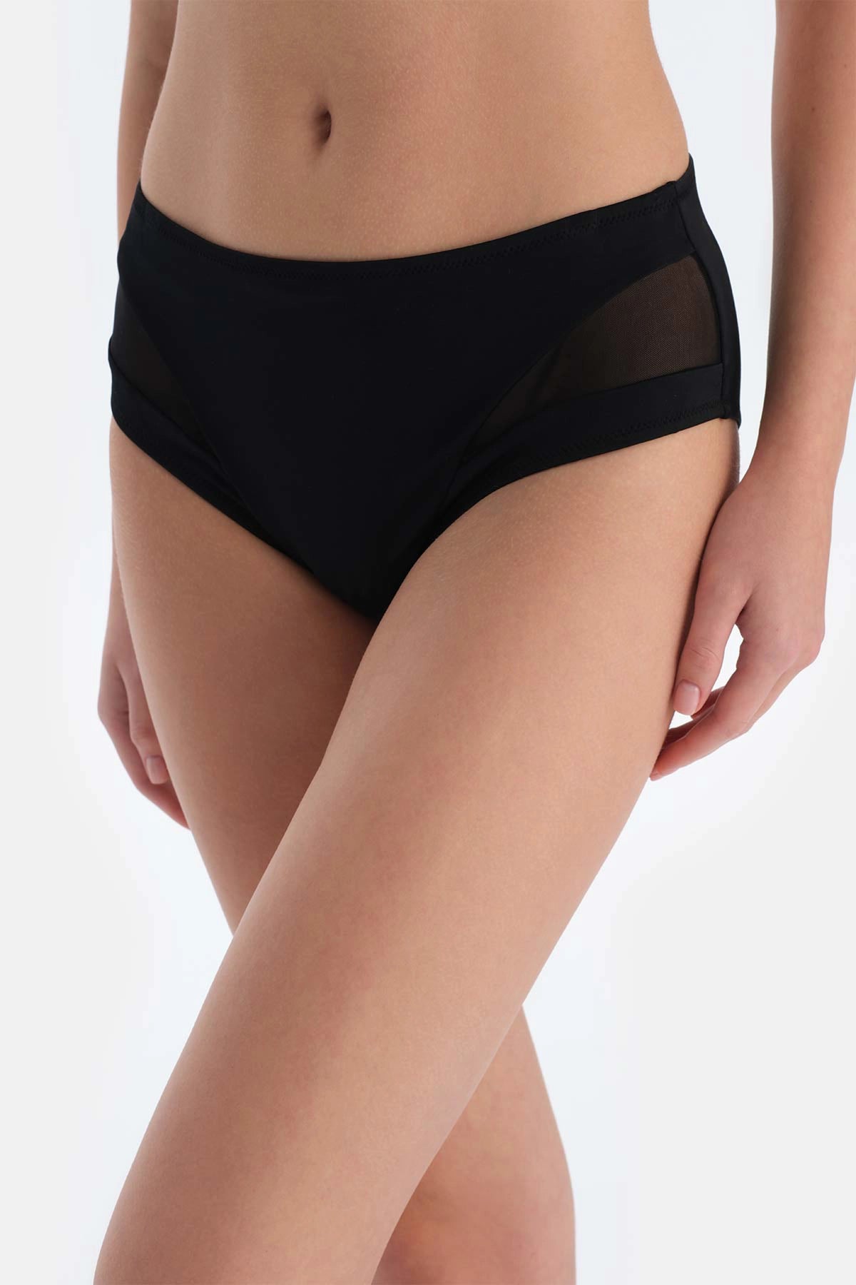 Siyah Tül Detaylı Yüksek Bel Bikini Alt