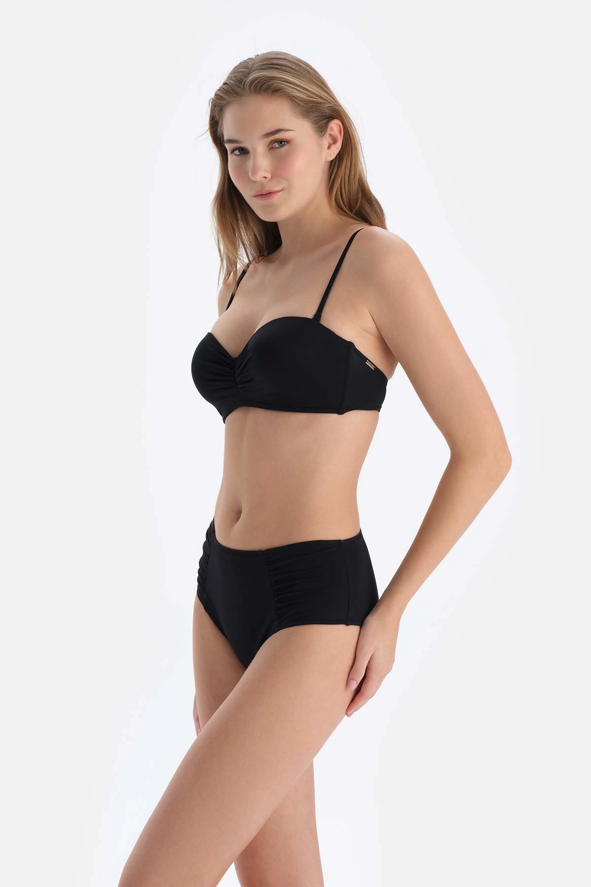 Siyah Straplez Kaplı Bikini Üst