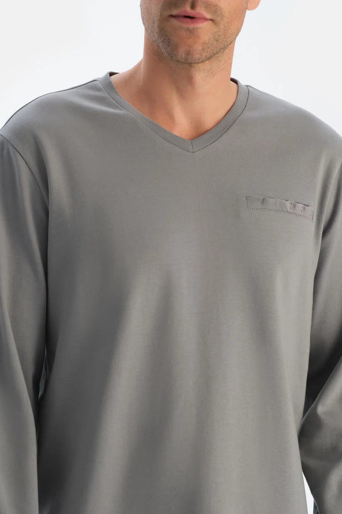 Gri V Yaka Fleto Cepli Tişört Pantolon Pijama Takımı