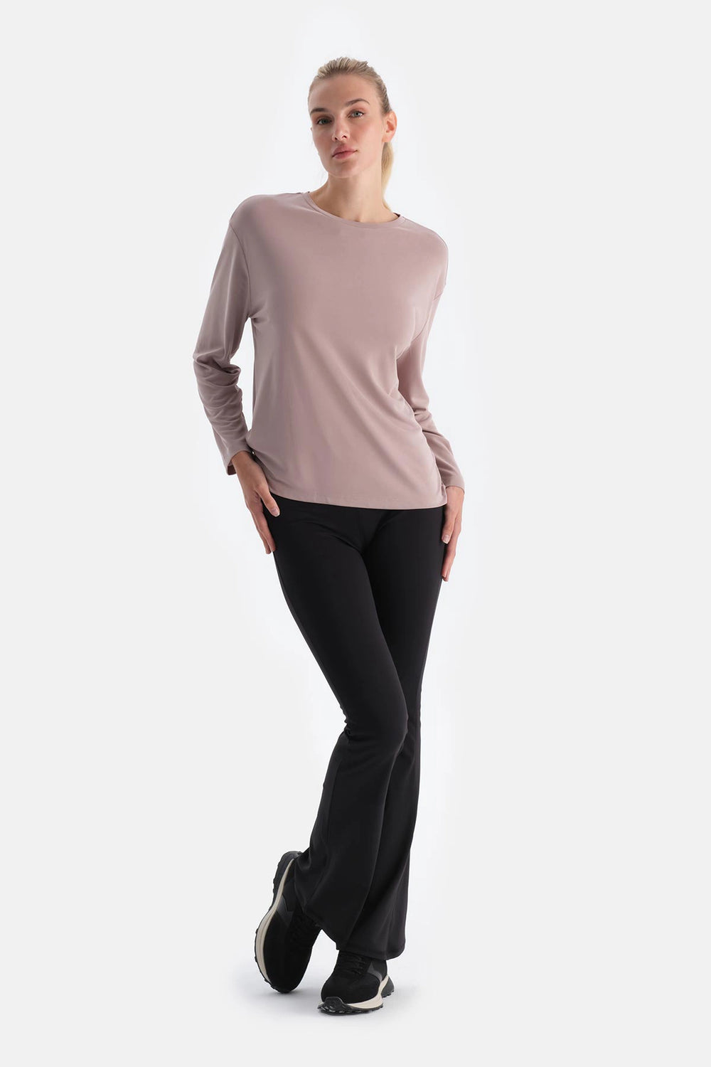 Siyah Kadın Ispanyol Paça Tayt