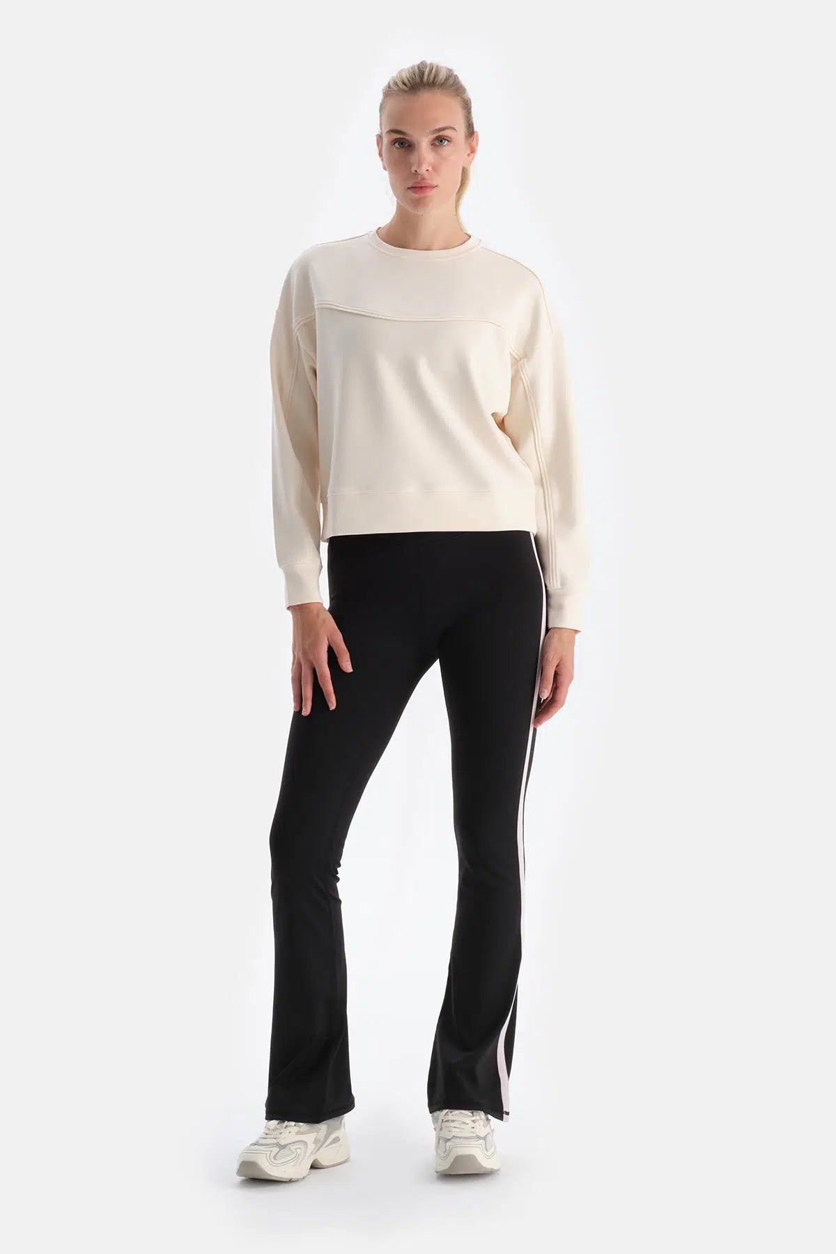 Siyah Kadın Şerit Detaylı Şardonlu Ispanyol Tayt