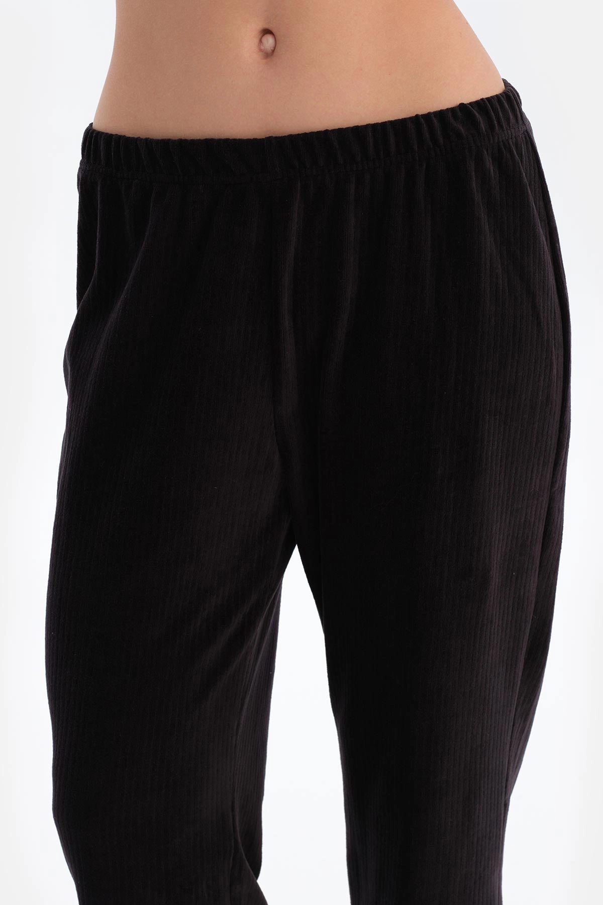 Siyah Kadın Tek Alt