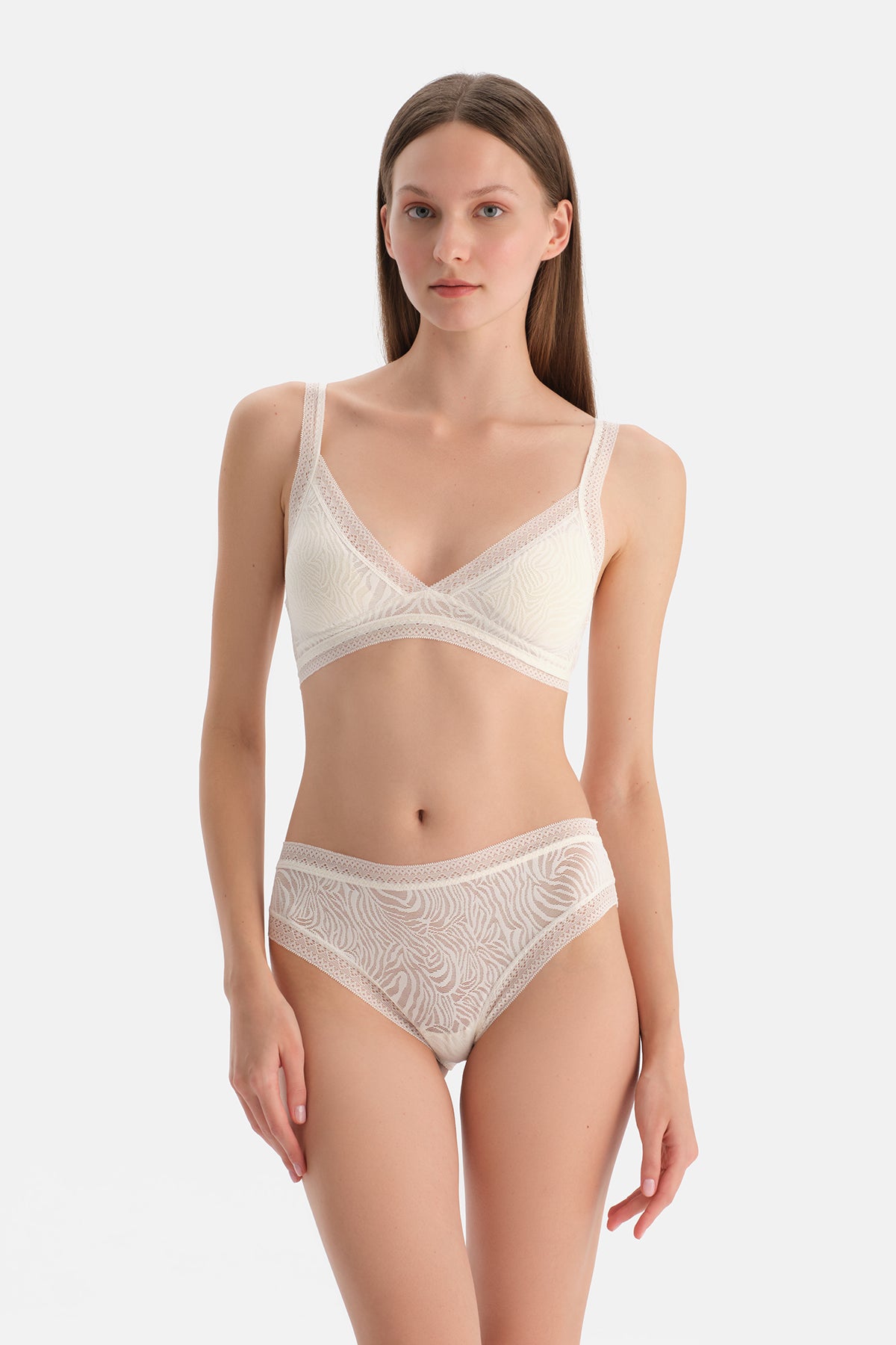 Ekru Dantelli Brazilian Külot