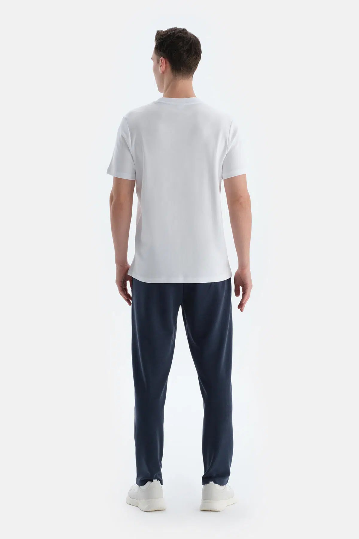 Beyaz Ipek Apre Interlok Bisiklet Yaka Tişört