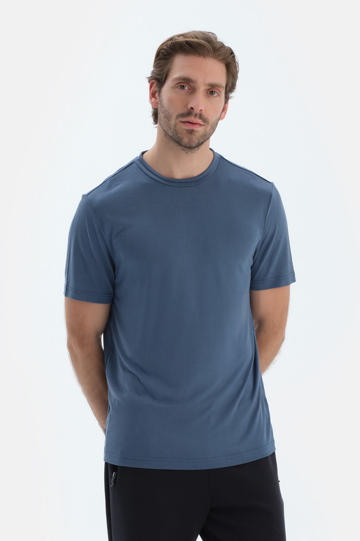 Indigo Bisiklet Yaka Kısa Kollu Regular Modal Tişört