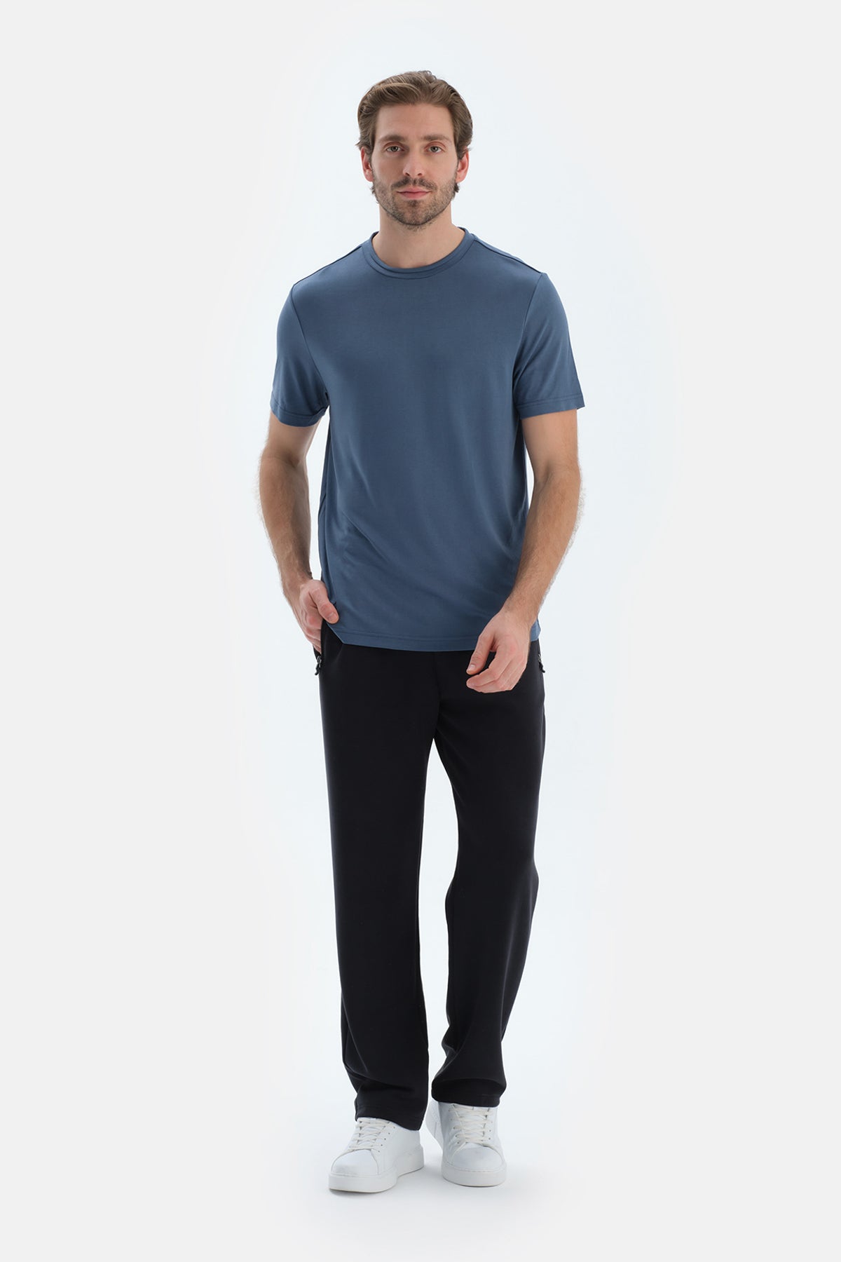 Indigo Bisiklet Yaka Kısa Kollu Regular Modal Tişört