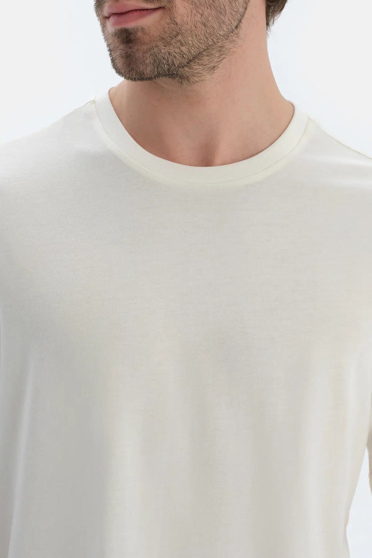 Ekru Kısa Kollu Bisiklet Yaka Penye Modal Tişört