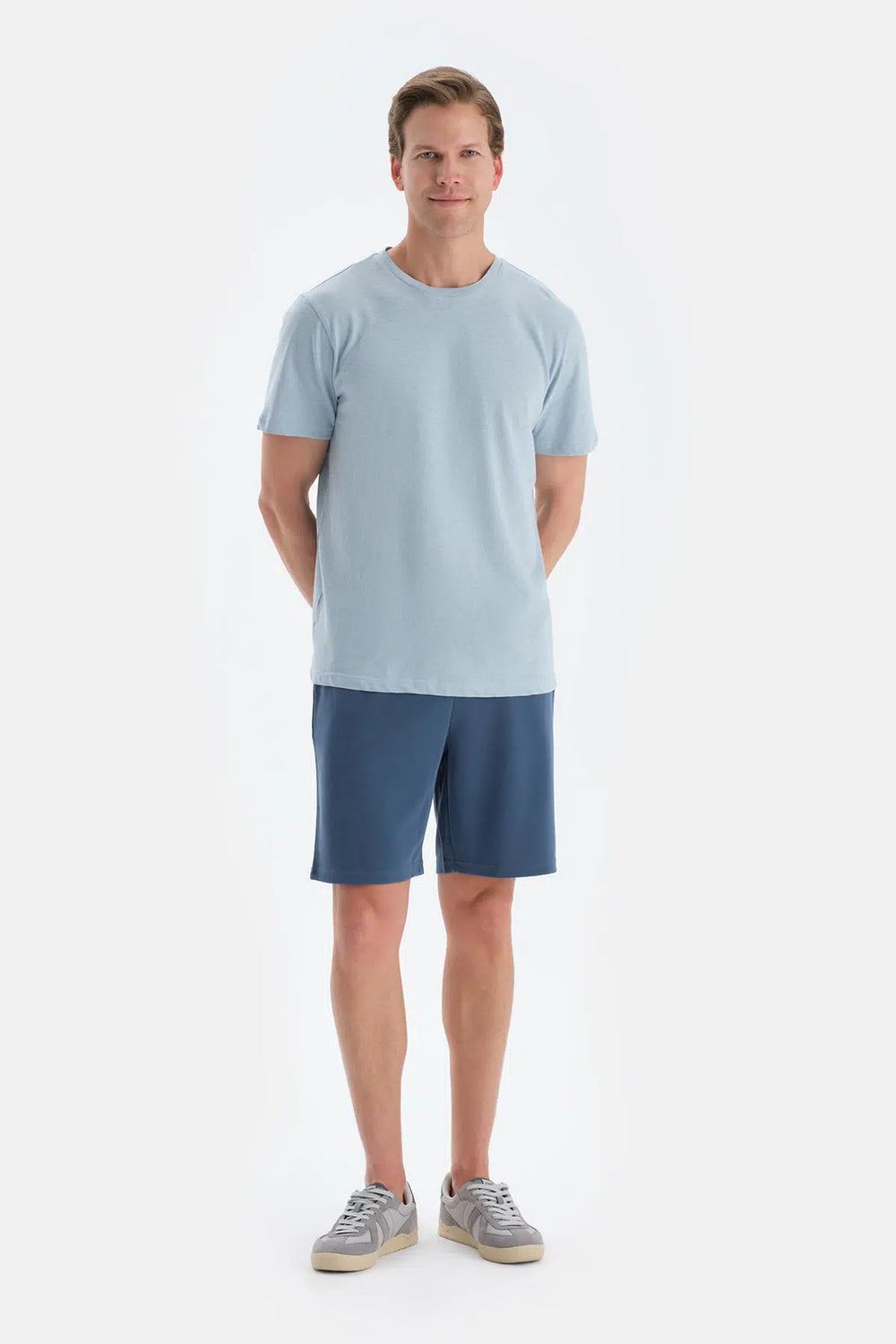 Açık Mavi Bisiklet Yaka Örme Keten Karışımlı Tişört