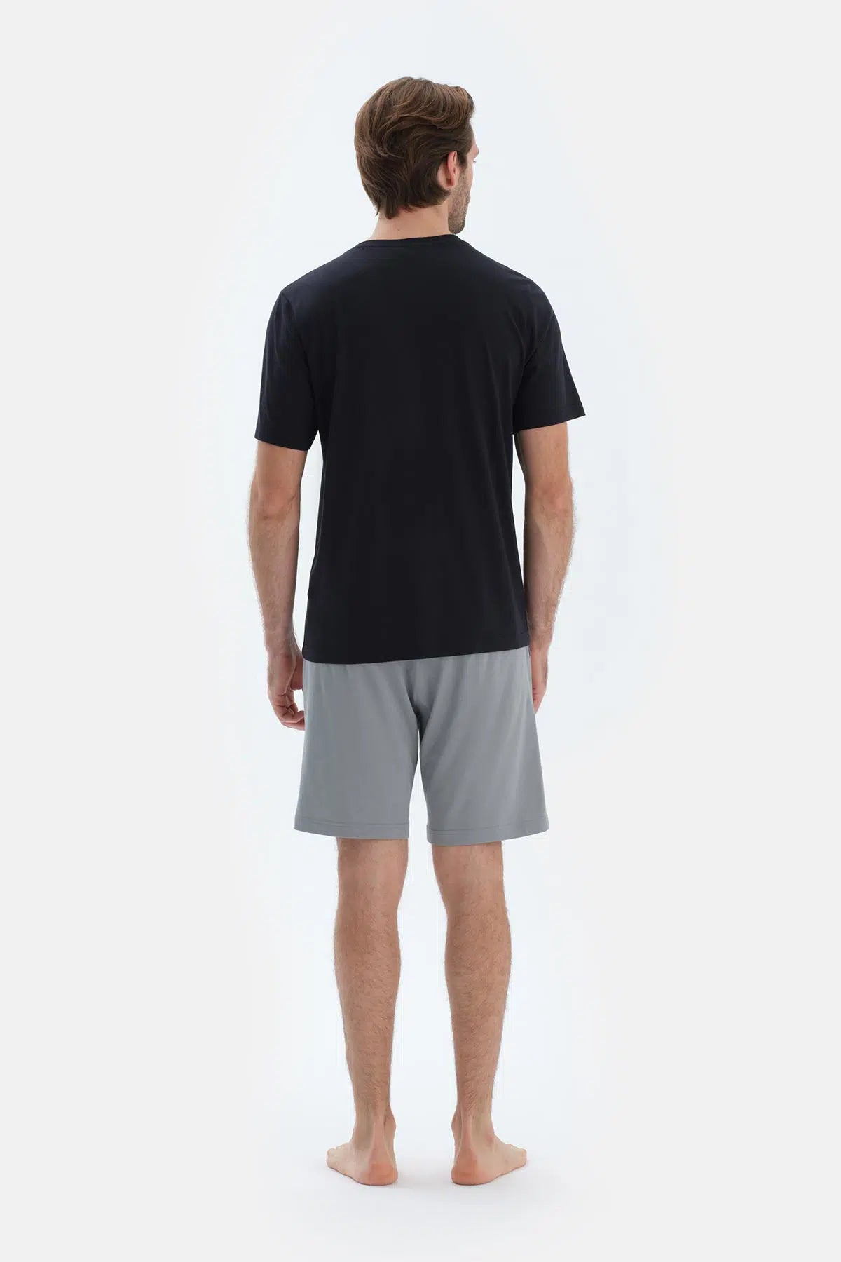 Siyah Yarım Patlı Kısa Kollu Şort Pantolon Üçlü Pijama Takımı