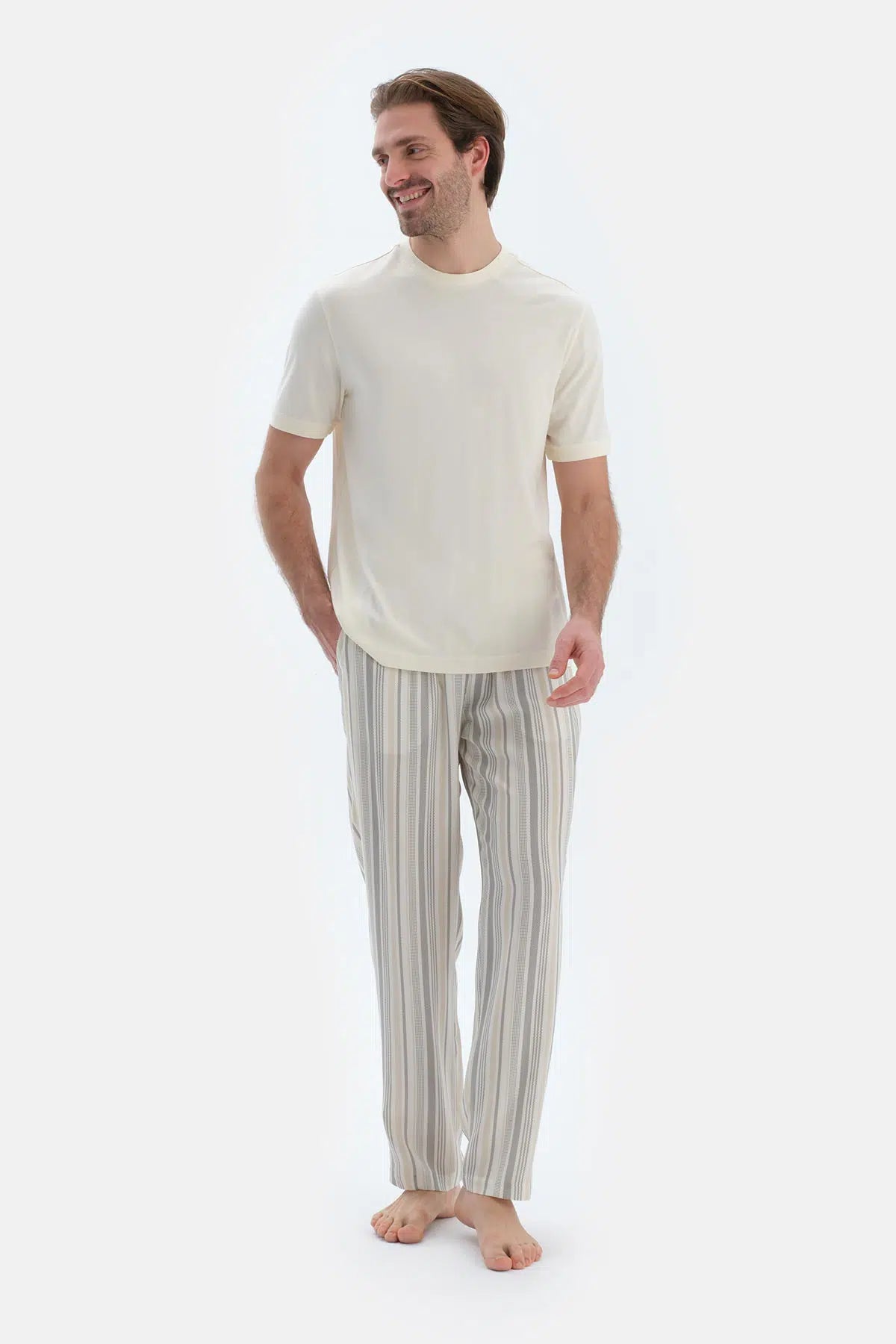 Ekru Kısa Kollu Triko Bant Detaylı Tişört Pantolon Pijama Takımı