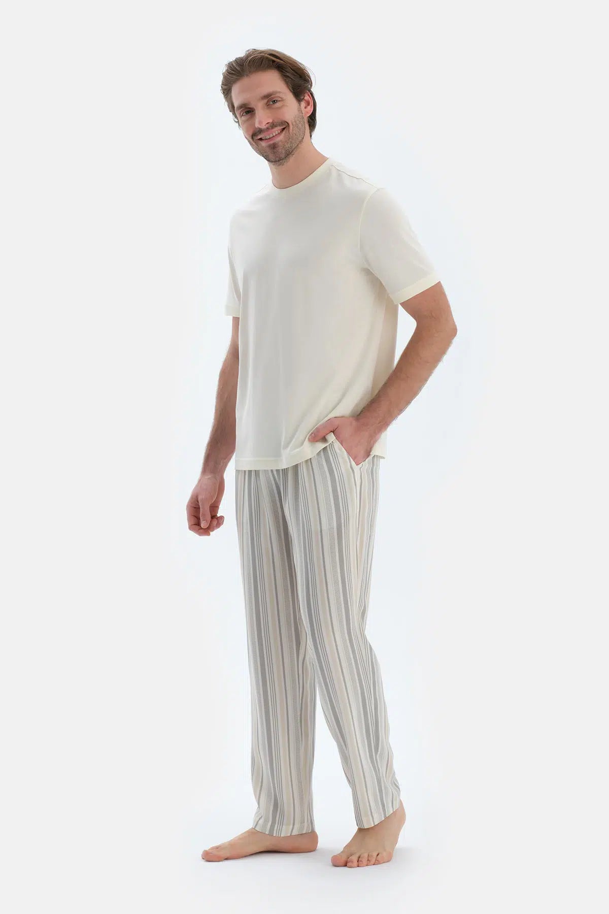 Ekru Kısa Kollu Triko Bant Detaylı Tişört Pantolon Pijama Takımı