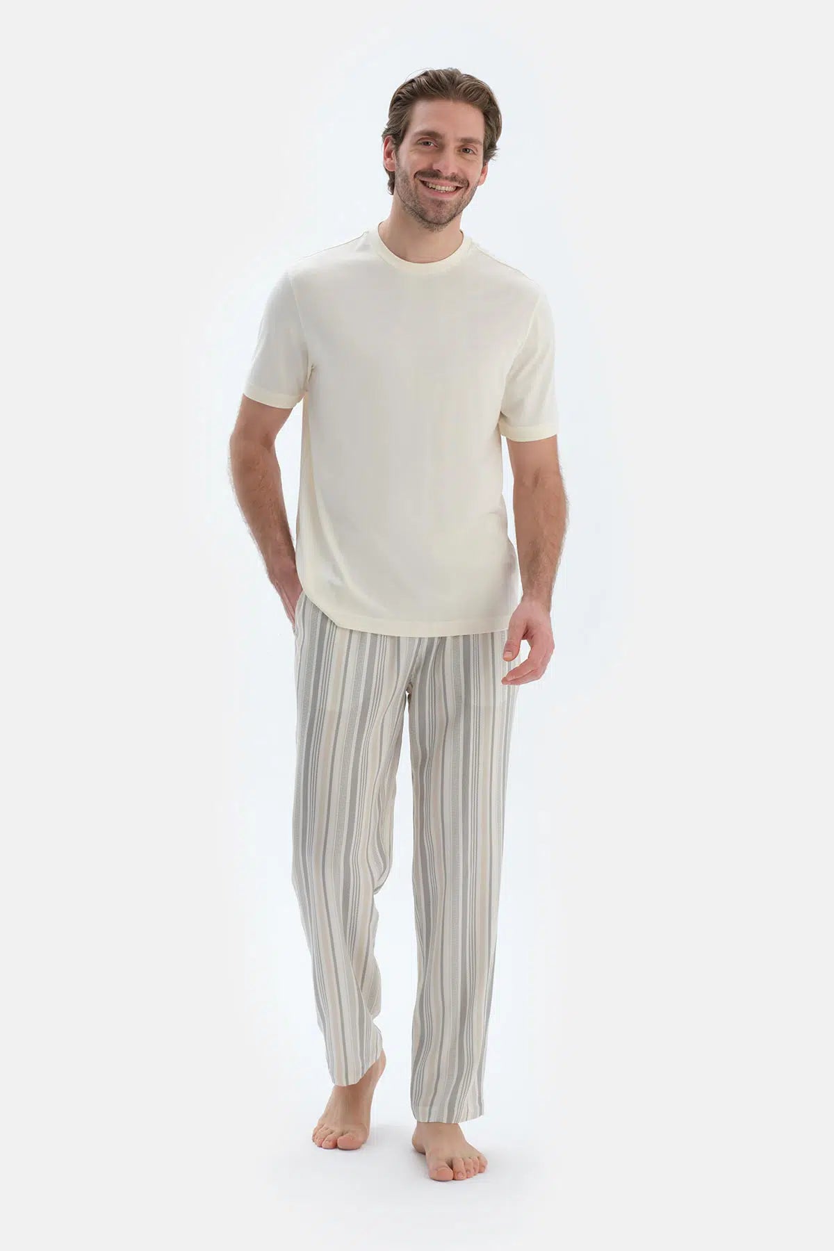 Ekru Kısa Kollu Triko Bant Detaylı Tişört Pantolon Pijama Takımı