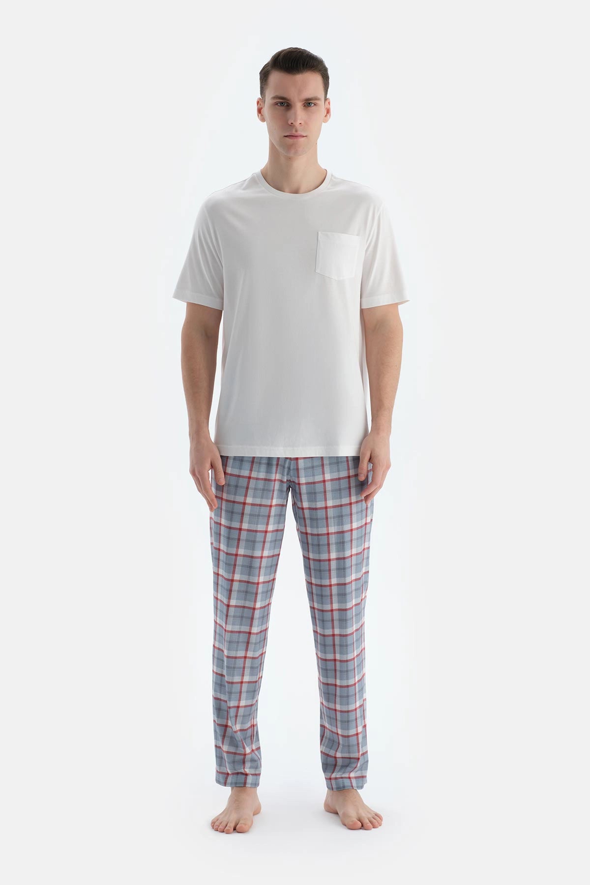 Ekru Cep Ve Nakış Detaylı Tişört Pantolon Pijama Takımı