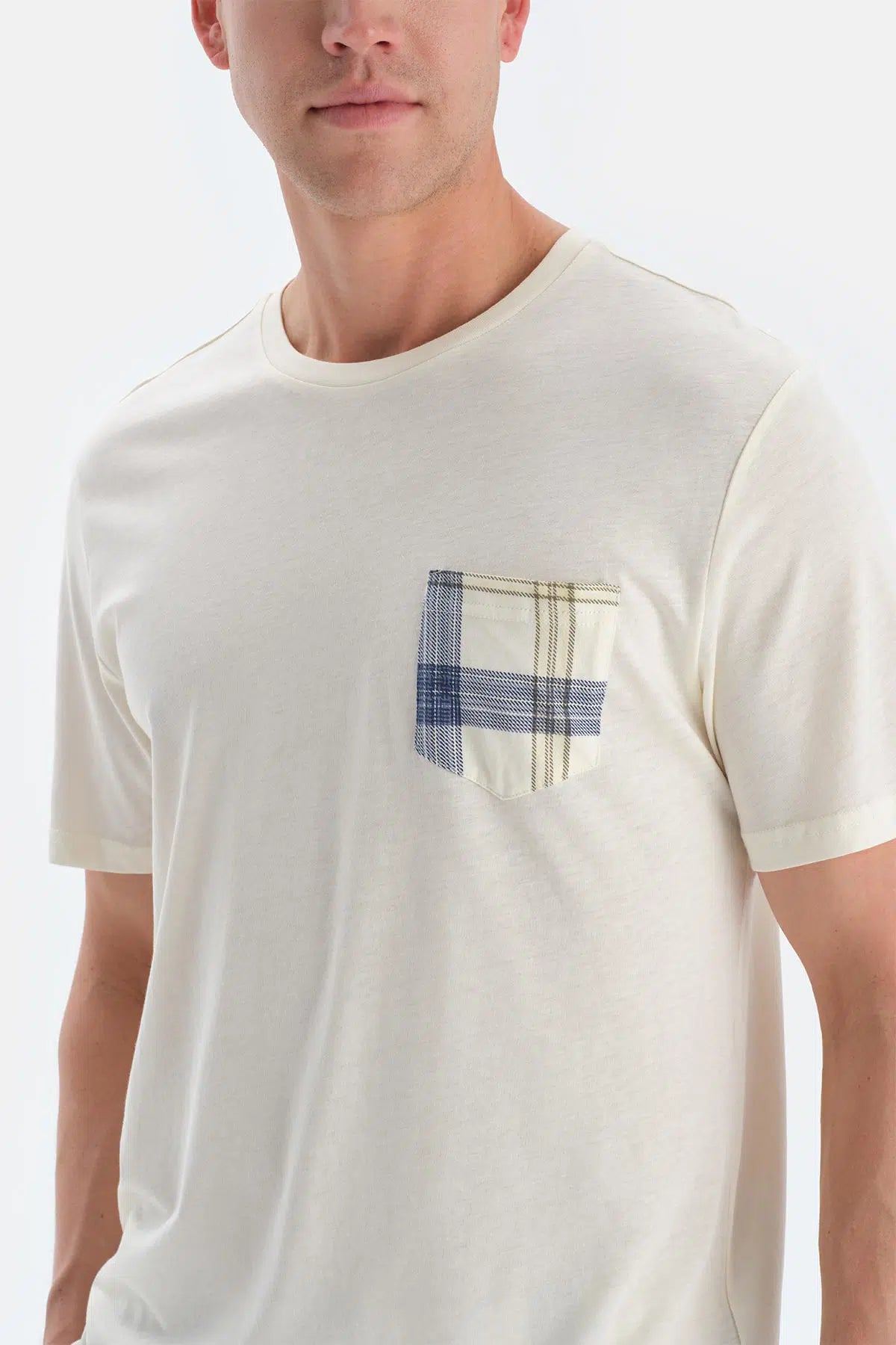 Açık Sarı Cep Detaylı Kısa Kollu Tişört Pantolon Pijama Takımı