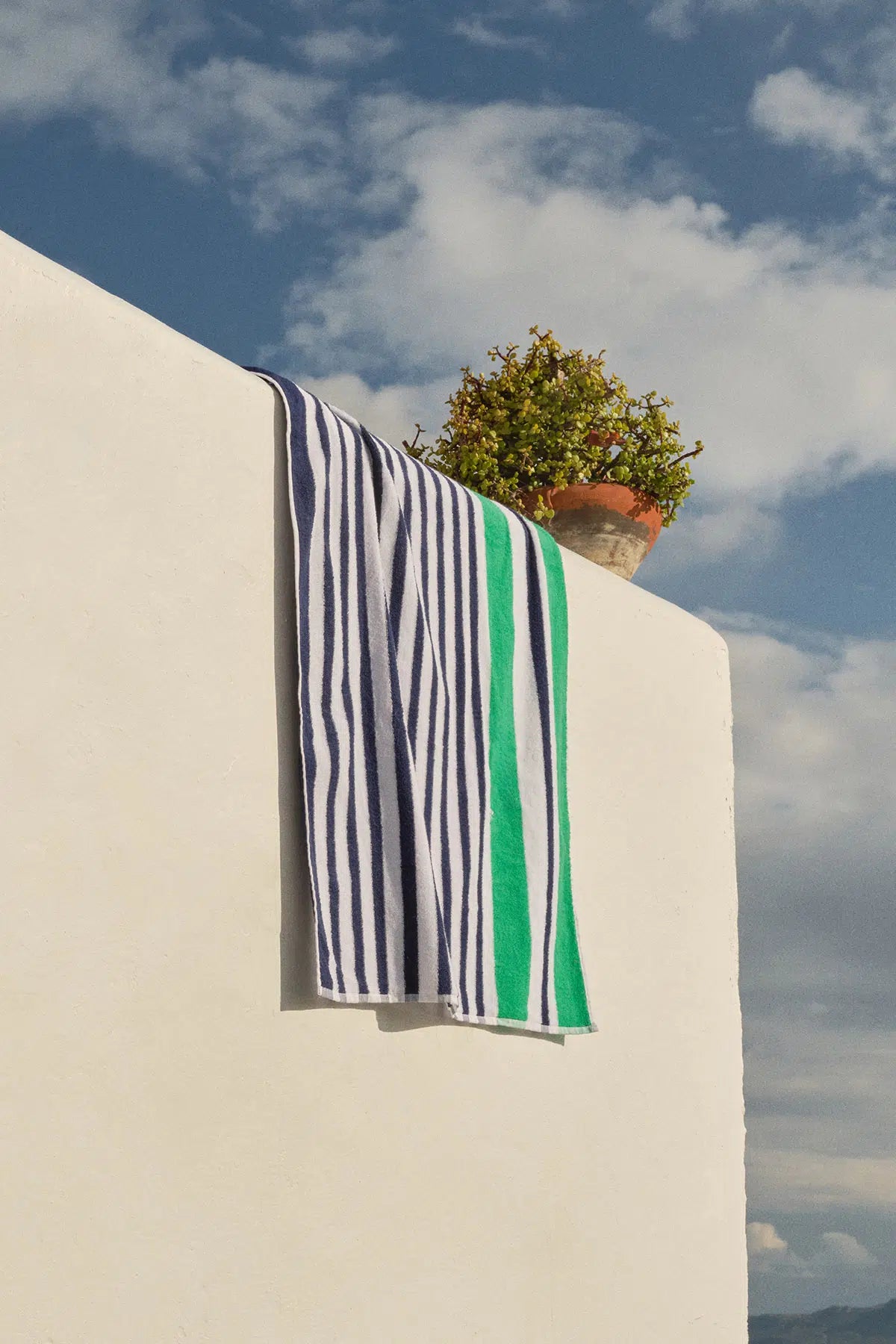 Lacivert Boyuna Çizgi Desenli Kadife Havlu 80X150