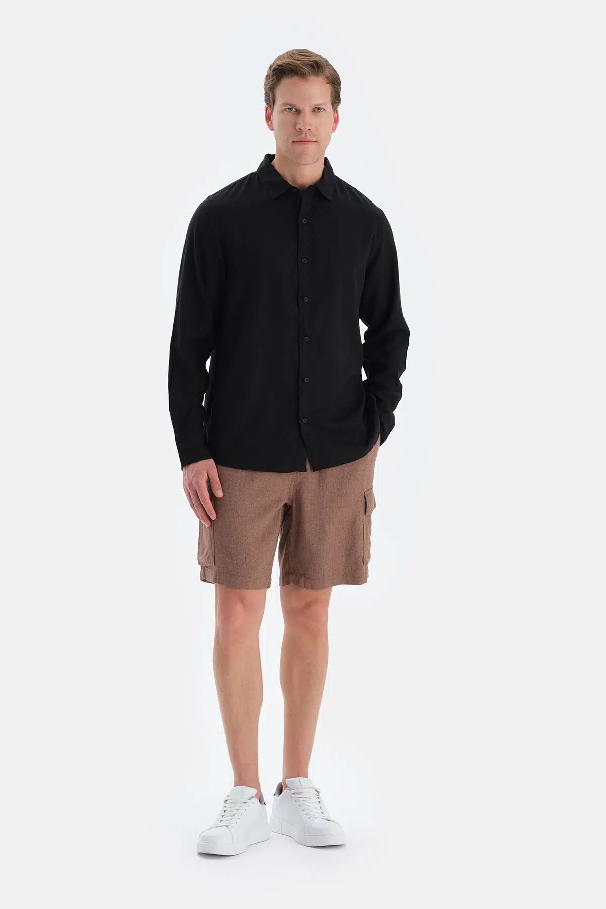 Siyah Uzun Kollu Keten Lyocell Karşımlı Gömlek