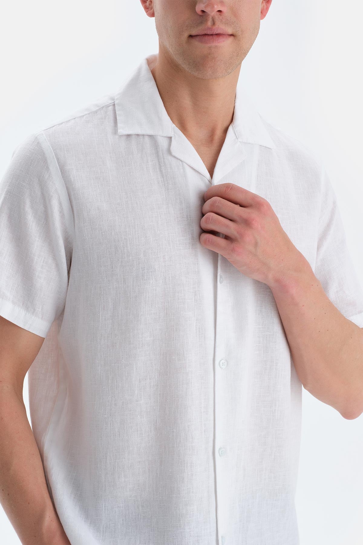 Beyaz Kısa Kollu Keten Lyocell Karışımlı Gömlek