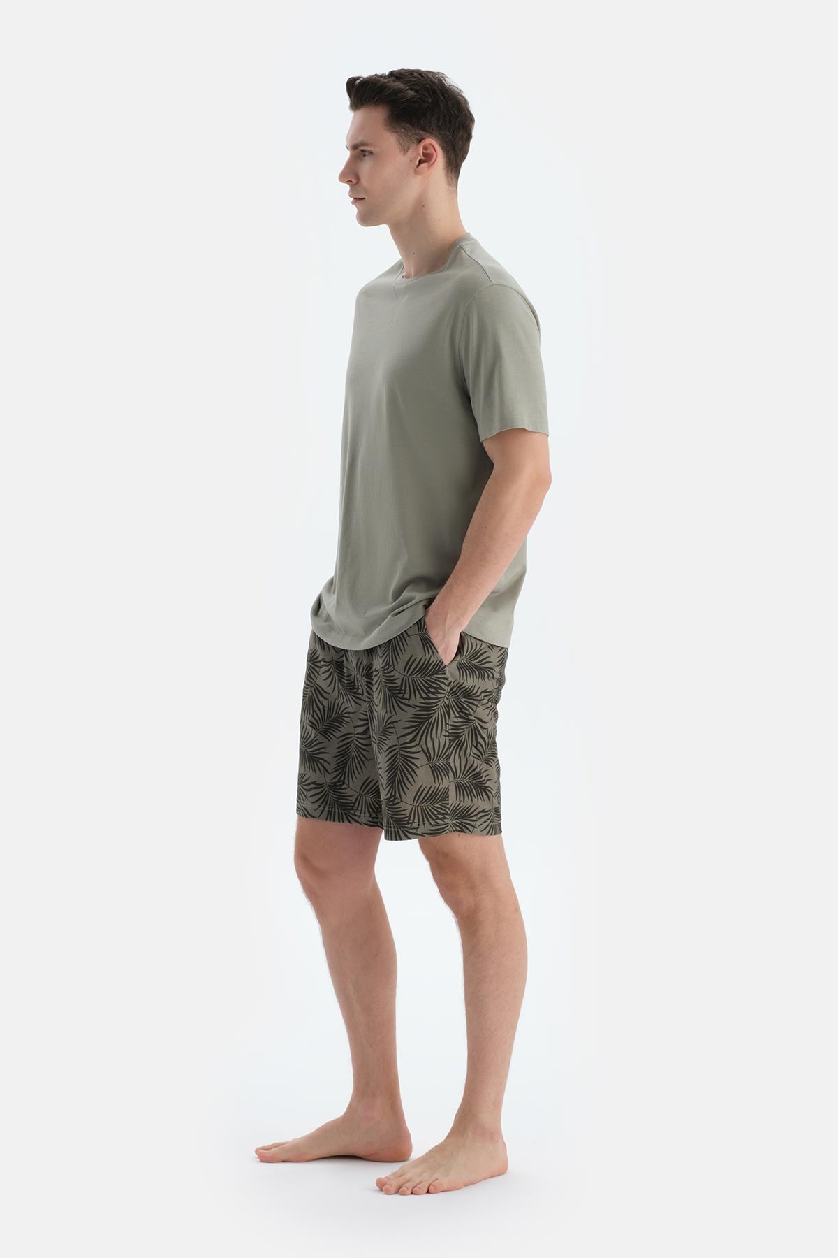 Açık Yeşil Baskı Ve Dikiş Detaylı Tişört Şort Pijama Takımı