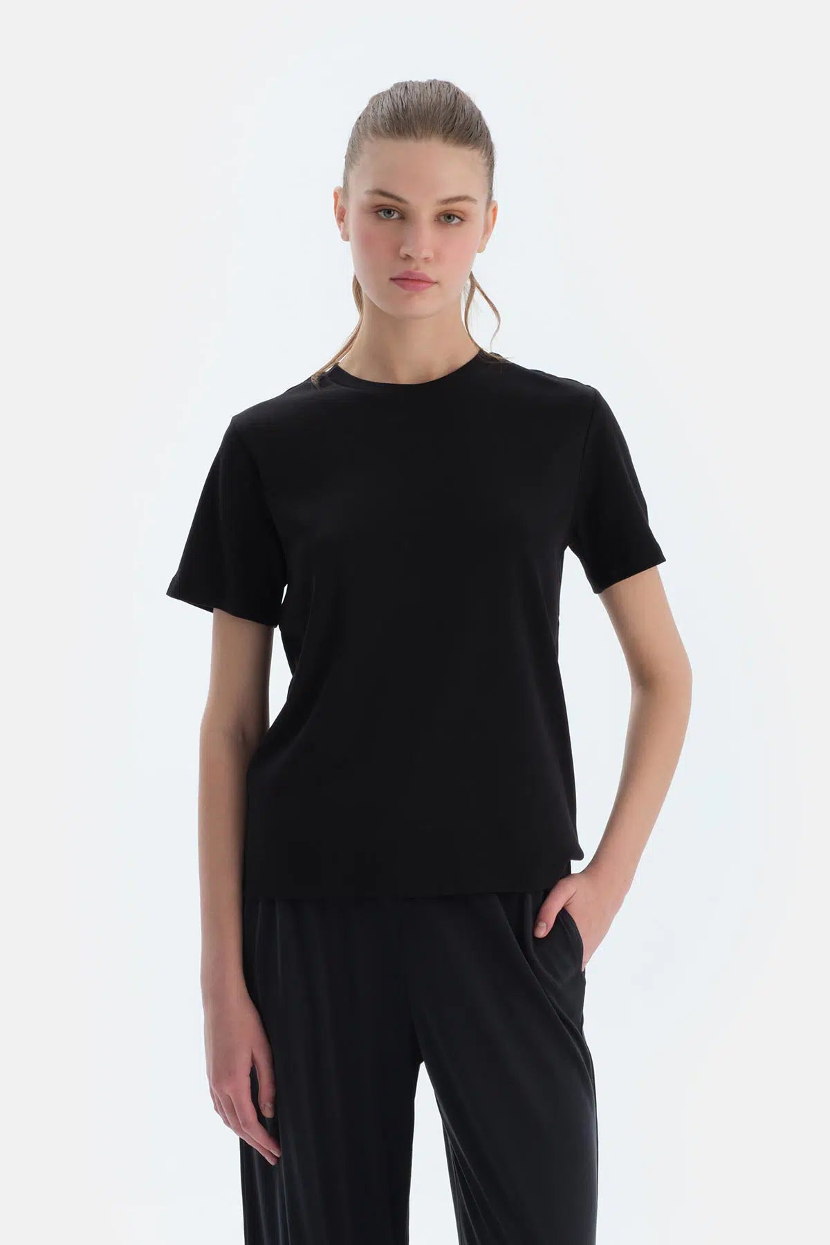 Siyah Ipek Apre Interlok Bisiklet Yaka Tişört