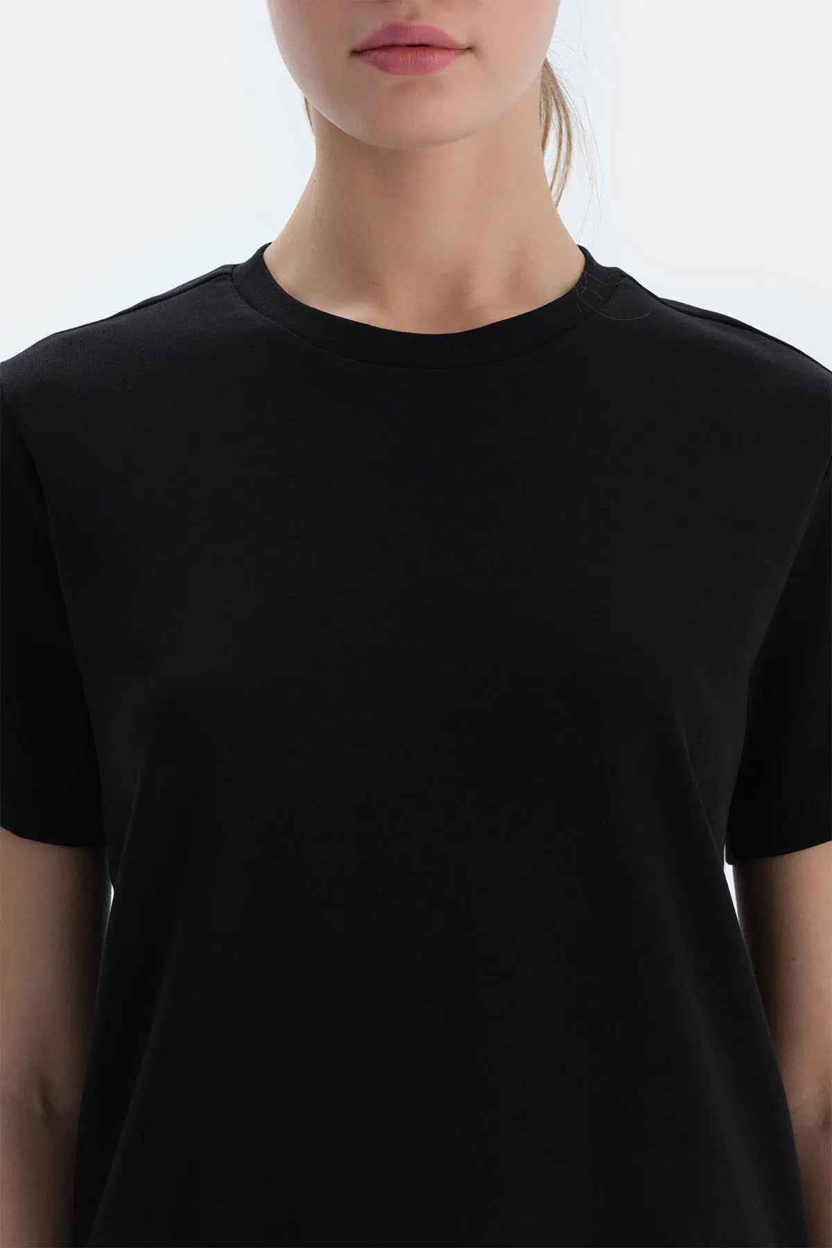 Siyah Ipek Apre Interlok Bisiklet Yaka Tişört