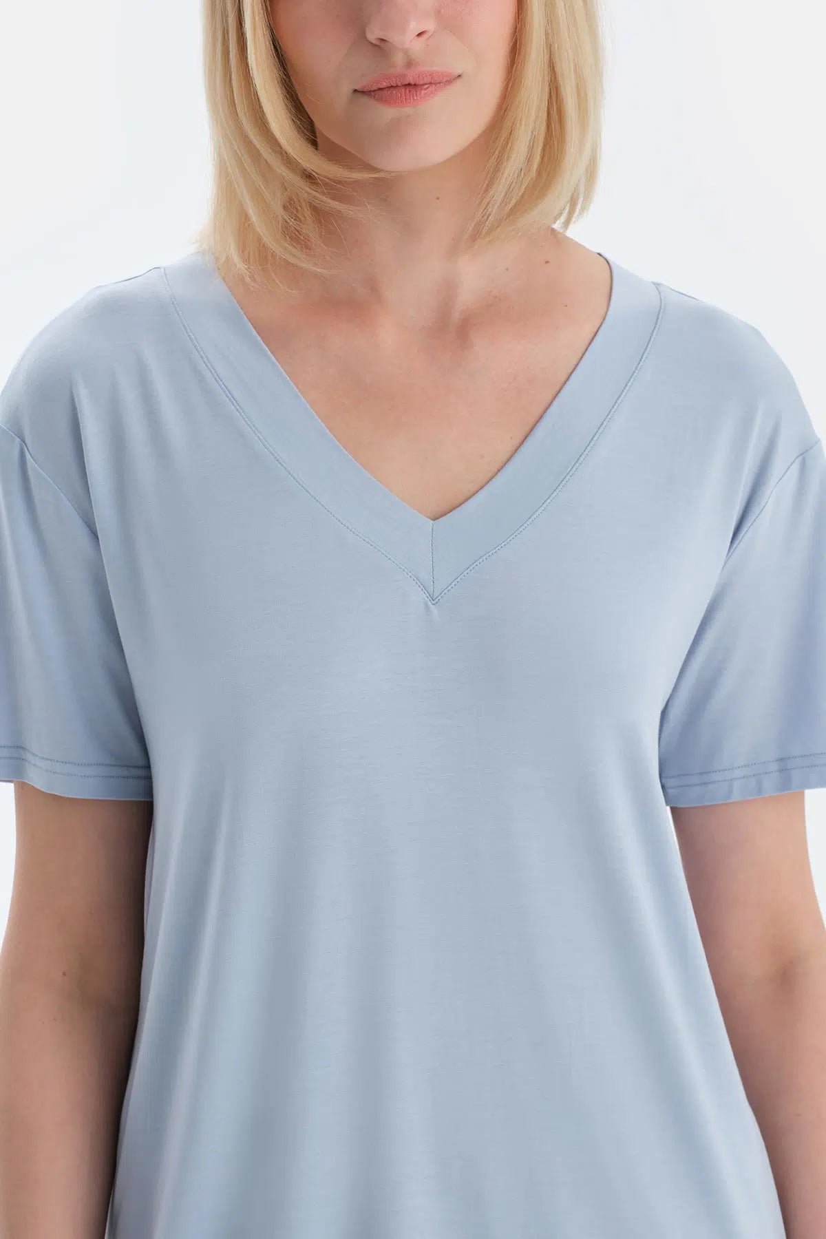 Buz Mavisi Cool Touch V Yaka Modal Tişört
