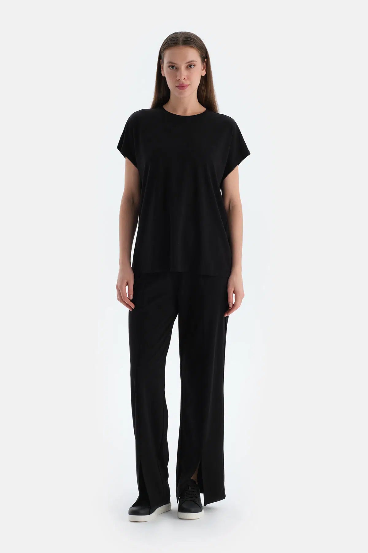 Siyah Kısa Kollu Bisiklet Yaka Tişört