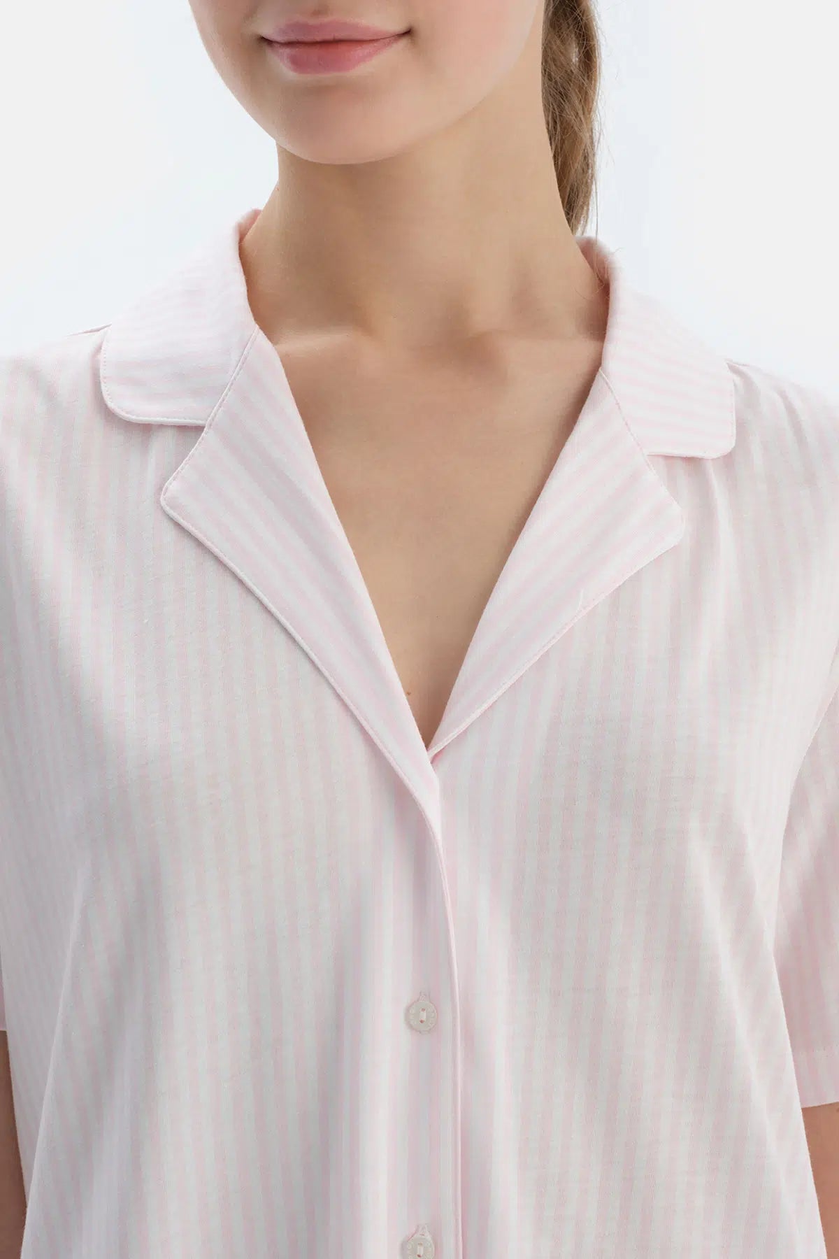 Açık Pembe Nakış Detaylı Çizgili Penye Modal Gömlek Şort Pijama Takımı