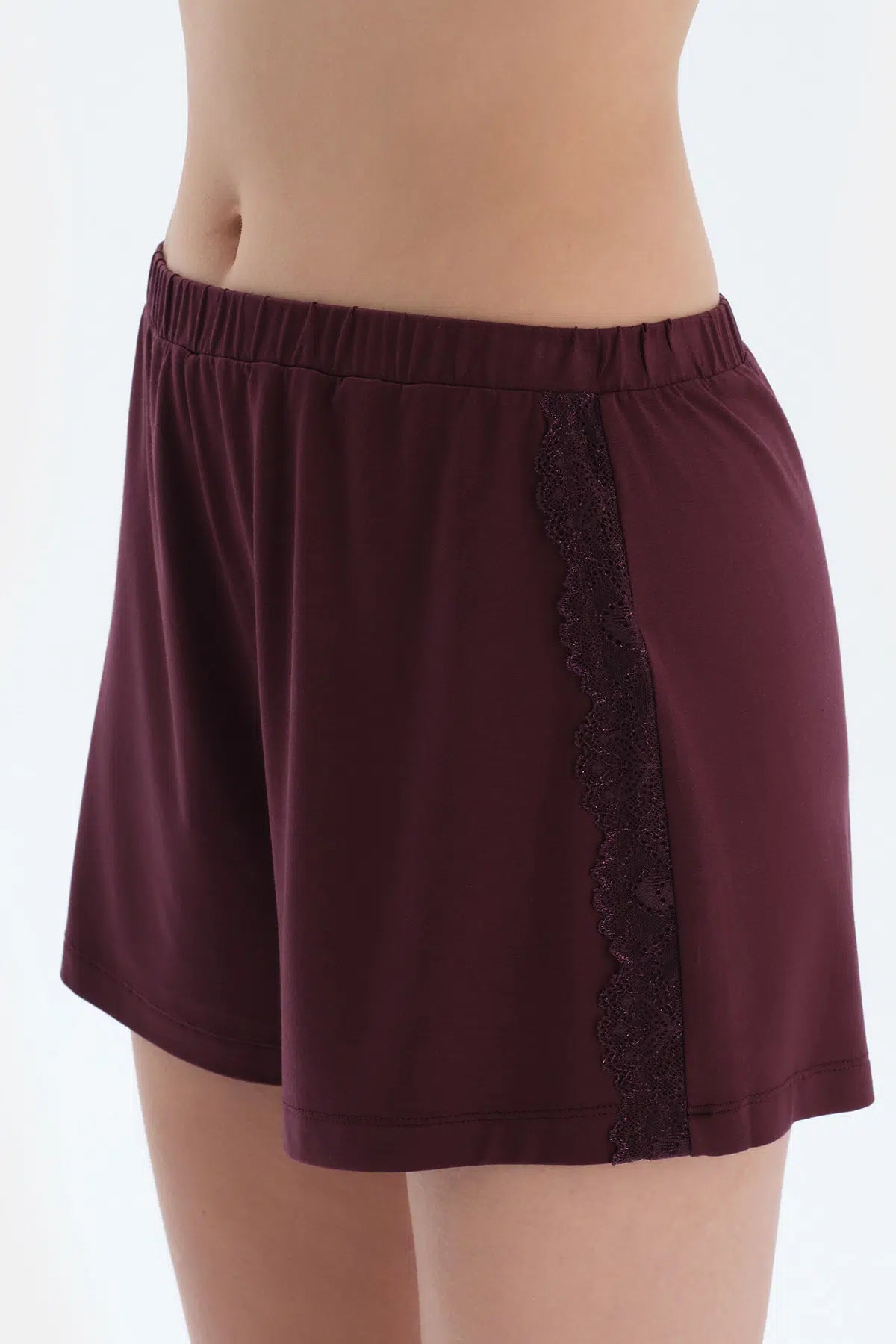 Mürdüm Dantel Detaylı Kısa Kollu Viskon Tişört Şort Pijama Takımı