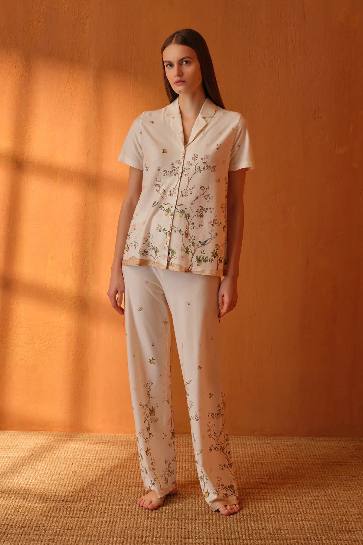 Ekru Çiçek Desenli Gömlek Pantolon Pijama Takımı