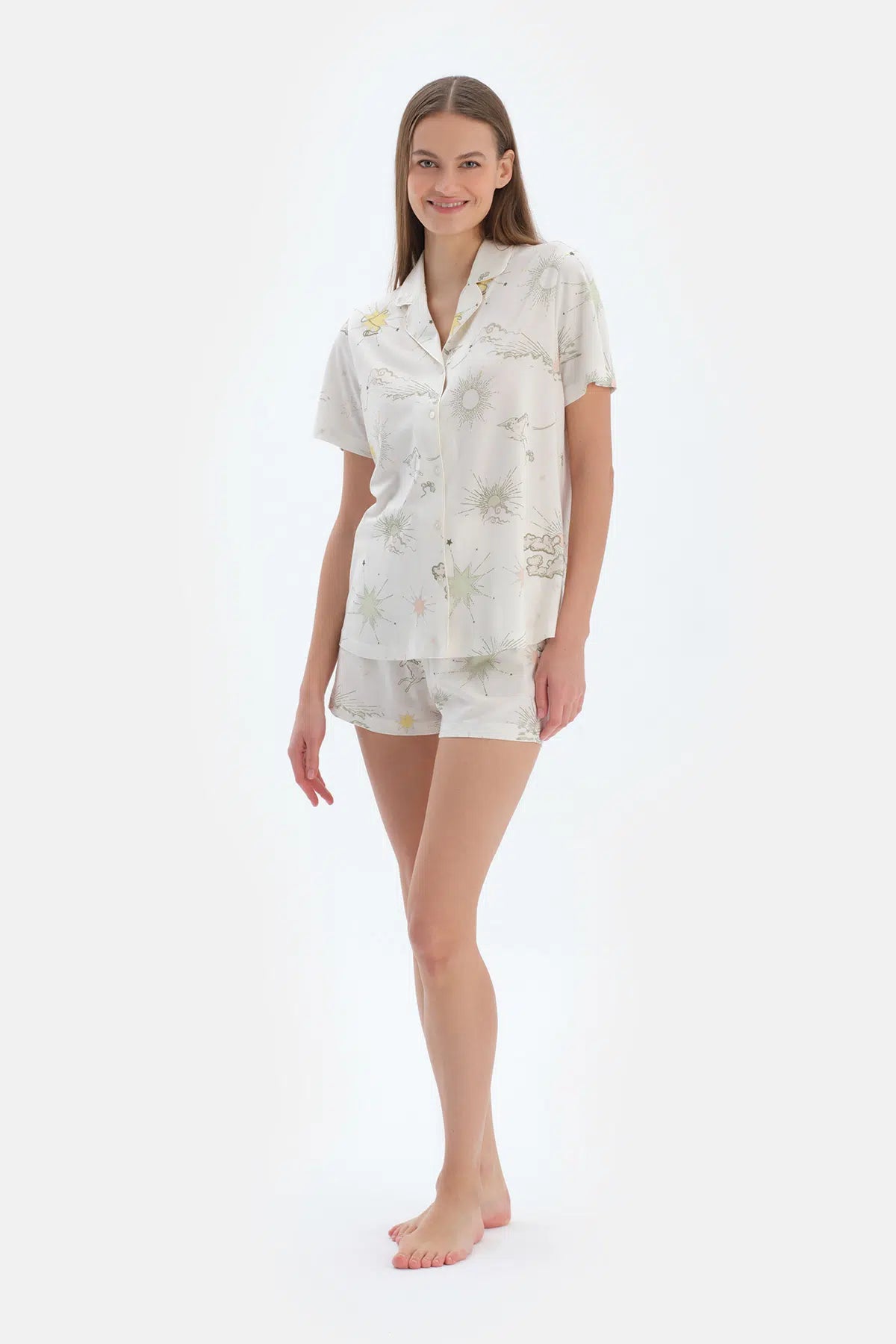 Ekru Bulut Desenli Gömlek Şort Pijama Takımı