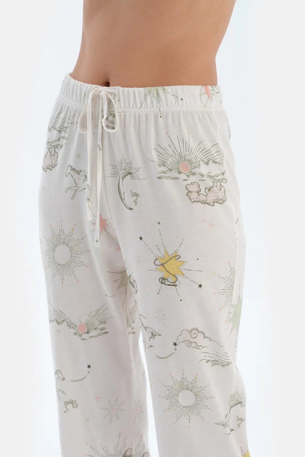 Ekru Baskı Detaylı Kısa Kollu Tişört Pantolon Pijama Takımı