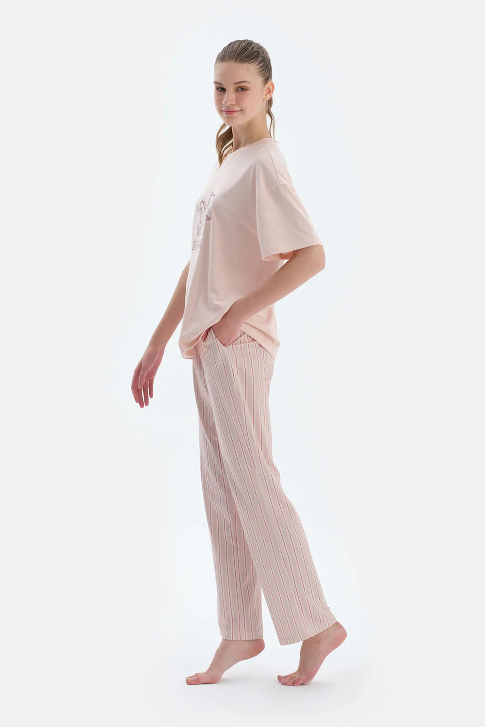 Açık Pembe Bisiklet Yaka Kısa Kollu Tişört Pantolon Pijama Takımı