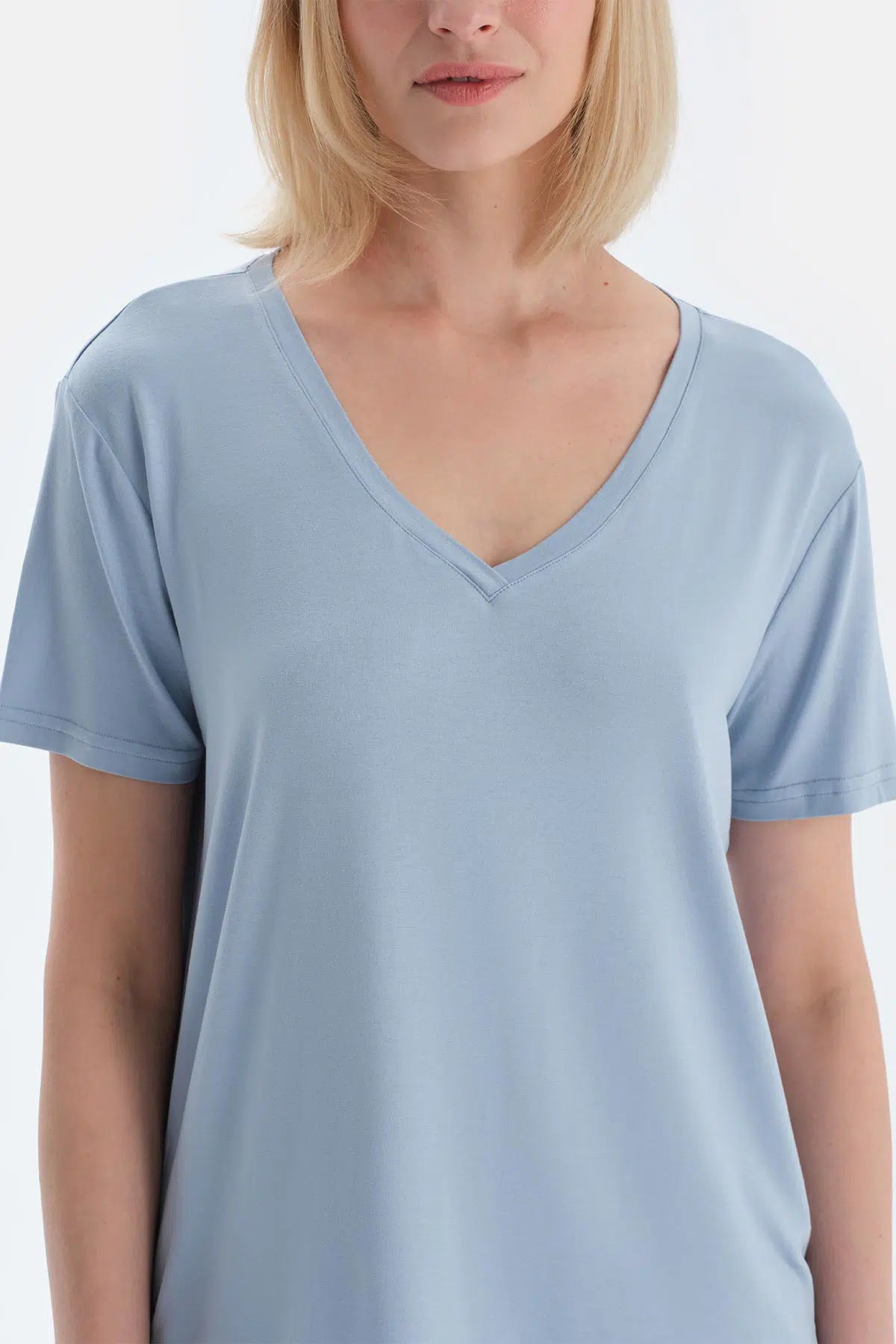 Buz Mavisi Cool Touc V Yaka Tişört Şort Pijama Takımı