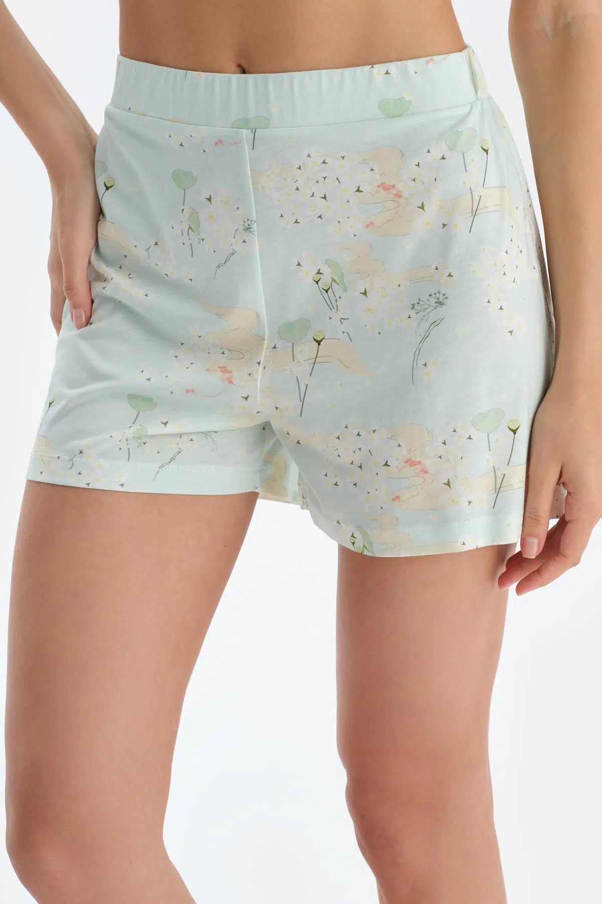 Açık Yeşil Çiçek Baskılı Penye Modal Gömlek Şort Pijama Takımı