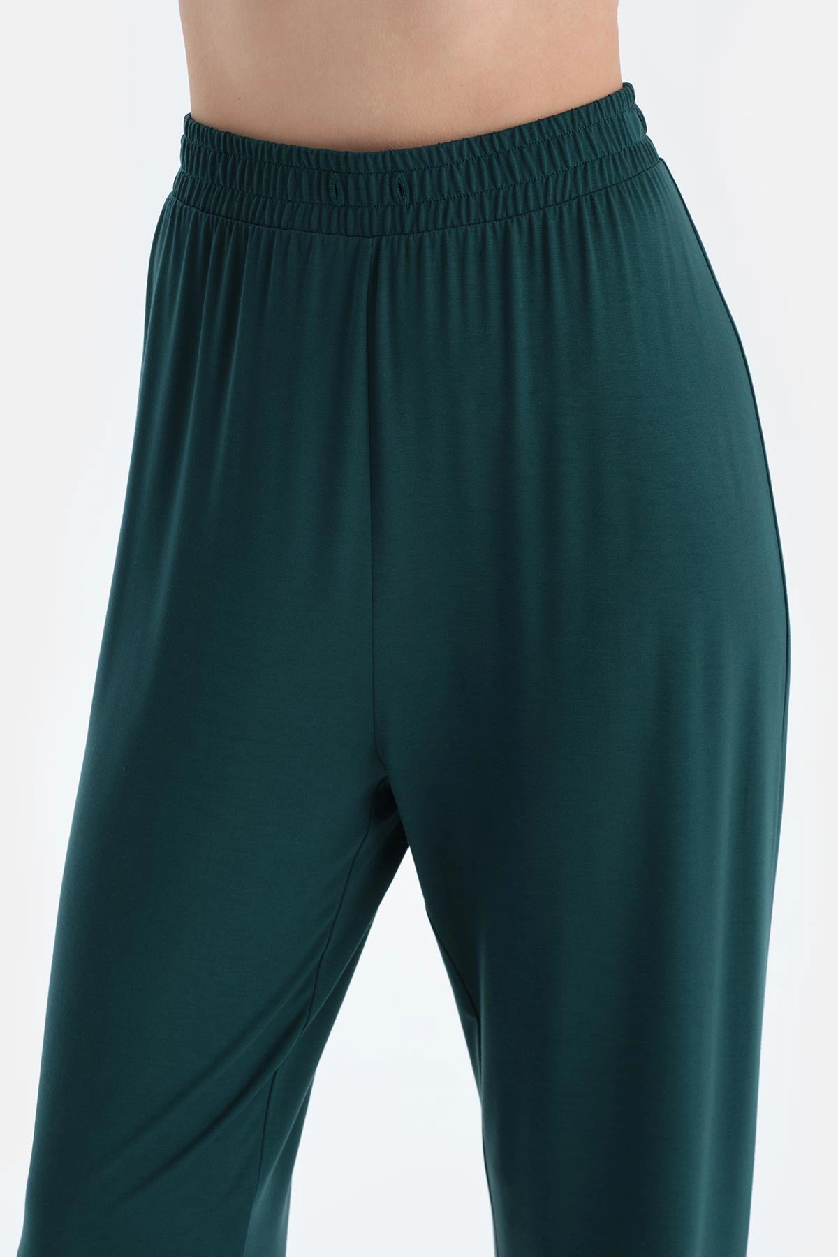 Ekru Düşük Omuzlu Kısa Kollu Viskon Tişört Pantolon Pijama Takımı