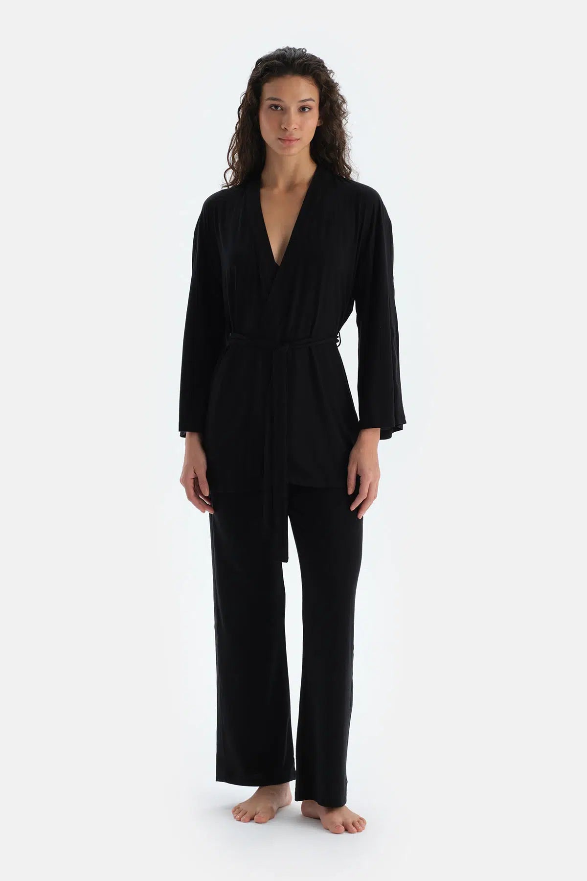 Siyah Bağlama Ve Kol Şerit Dantel Detaylı Basıc Sabahlık