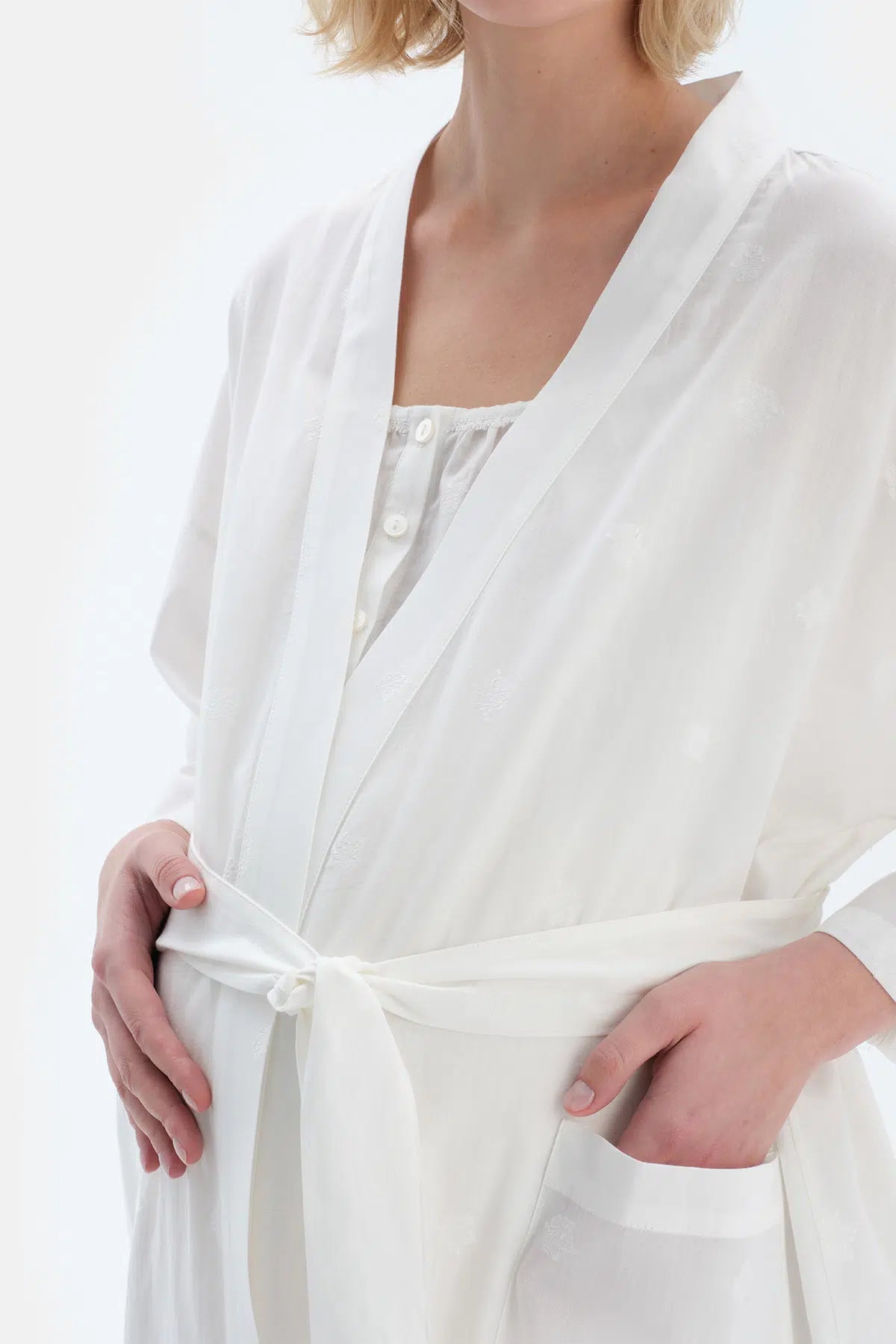 Beyaz Uzun Kollu Poplin Dokuma Hamile Sabahlık